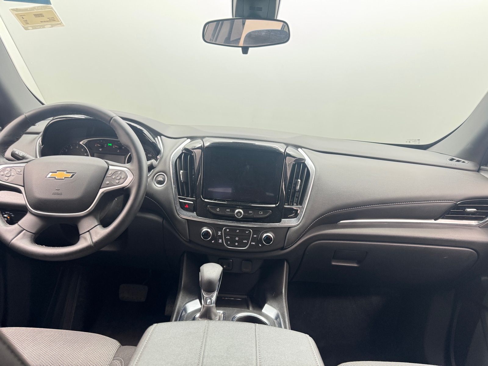 Thumbnail: 2023 Chevrolet Traverse - 3