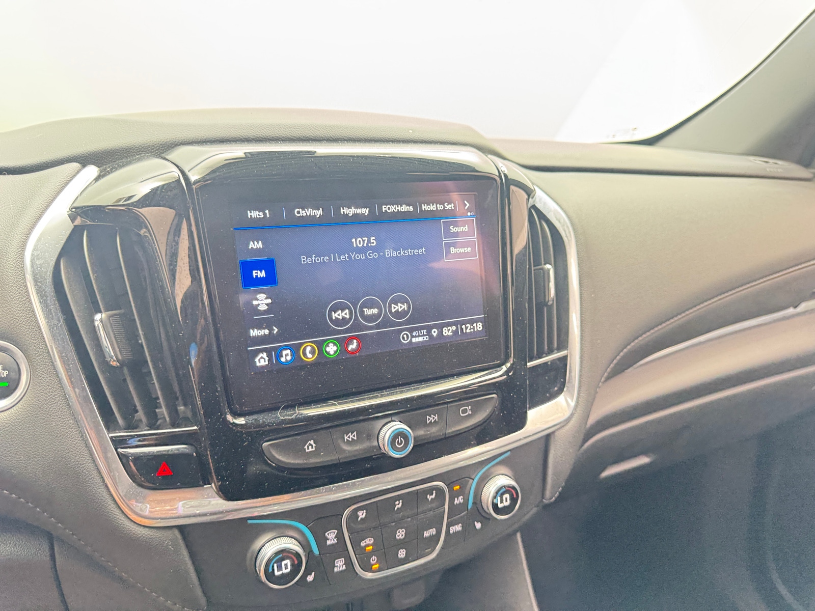 Thumbnail: 2023 Chevrolet Traverse - 4