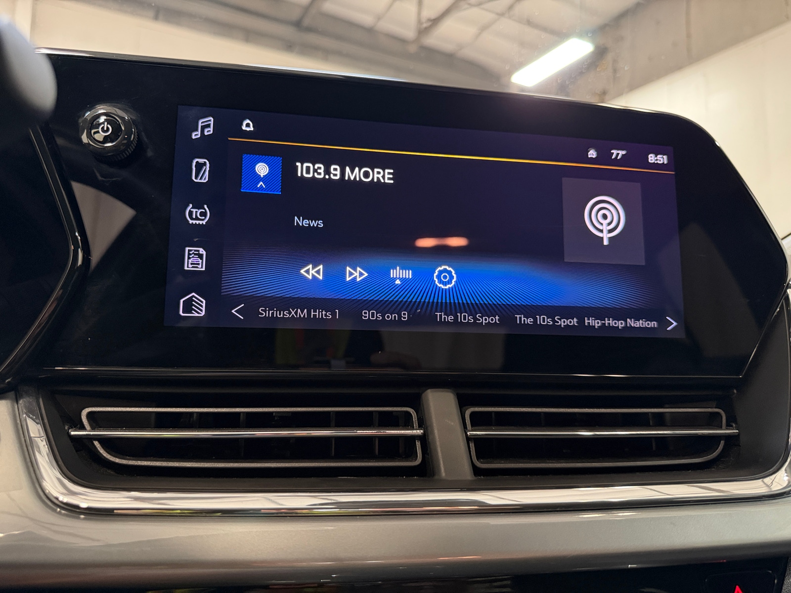 Thumbnail: 2025 Chevrolet Trax - 3