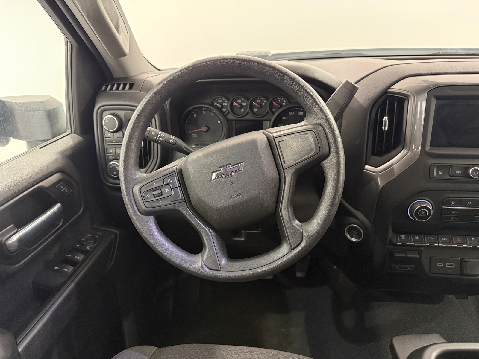 Thumbnail: 2025 Chevrolet Silverado 2500 - 5