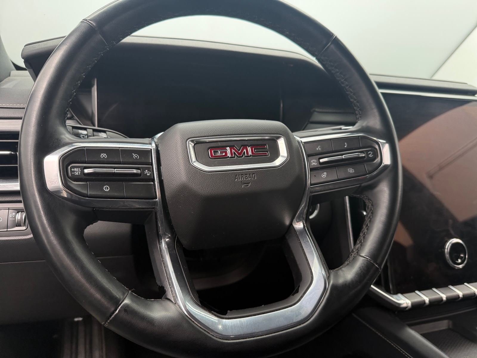 Thumbnail: 2024 GMC Acadia - 4