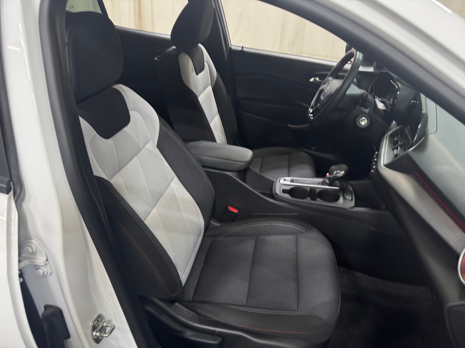 Thumbnail: 2024 Chevrolet Trax - 2