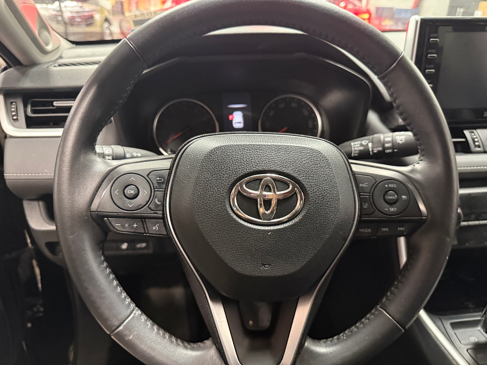 Thumbnail: 2019 Toyota RAV4 - 4