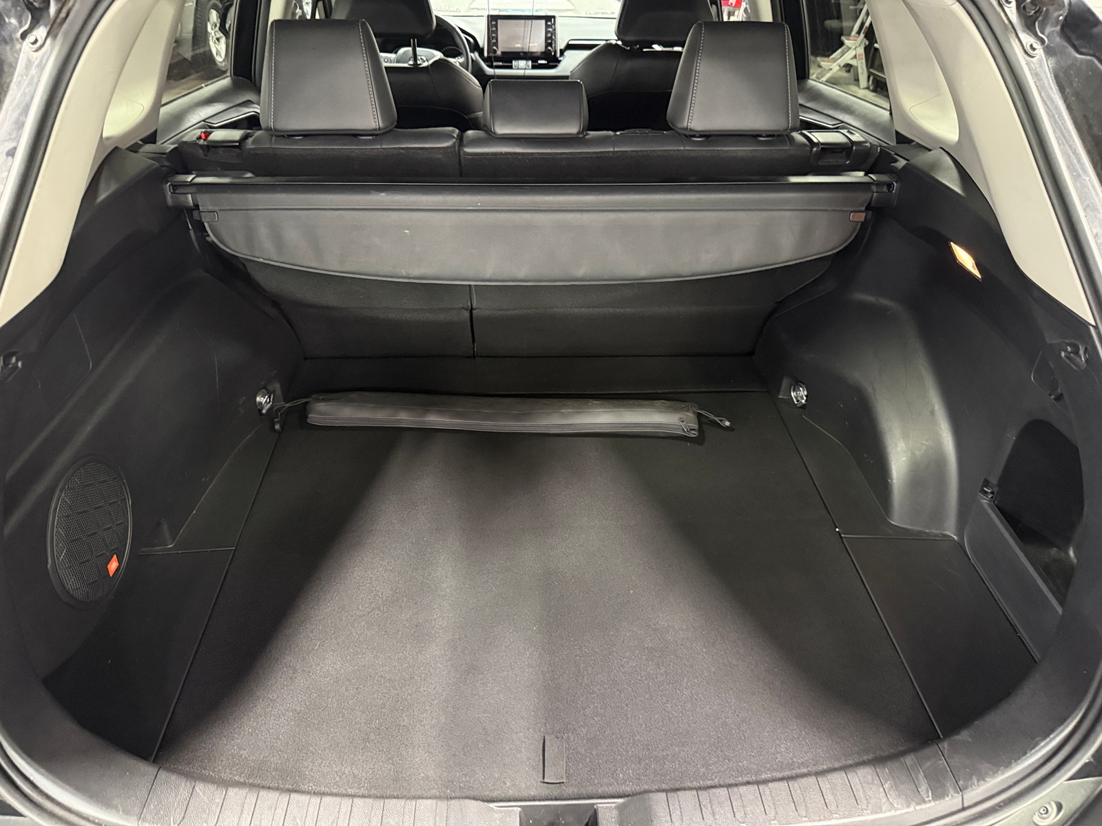 Thumbnail: 2019 Toyota RAV4 - 6