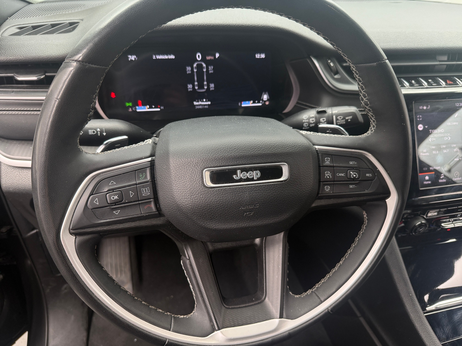 Thumbnail: 2023 Jeep Grand Cherokee L - 4