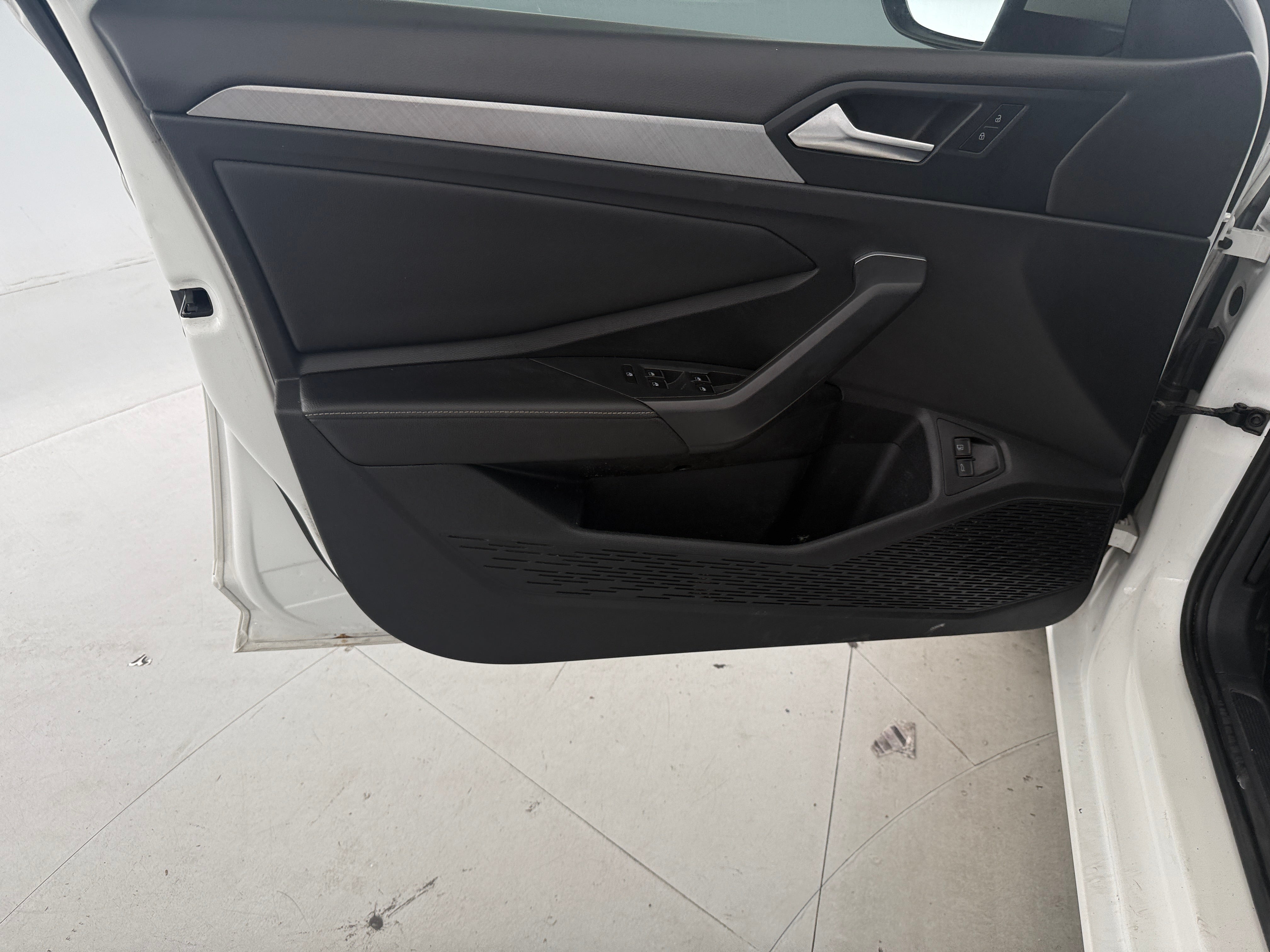 2022 Volkswagen Jetta SE - Photo 9
