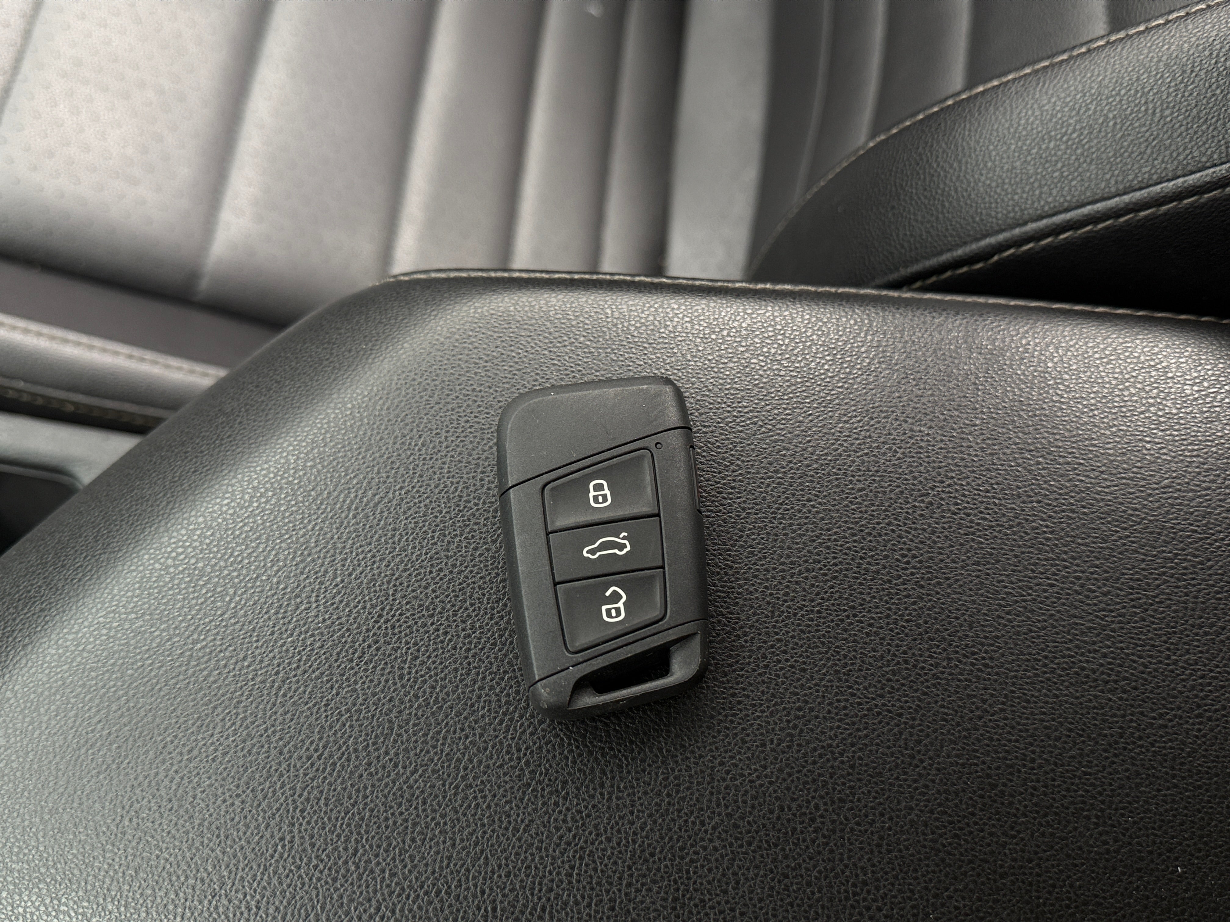 2022 Volkswagen Jetta SE - Photo 10
