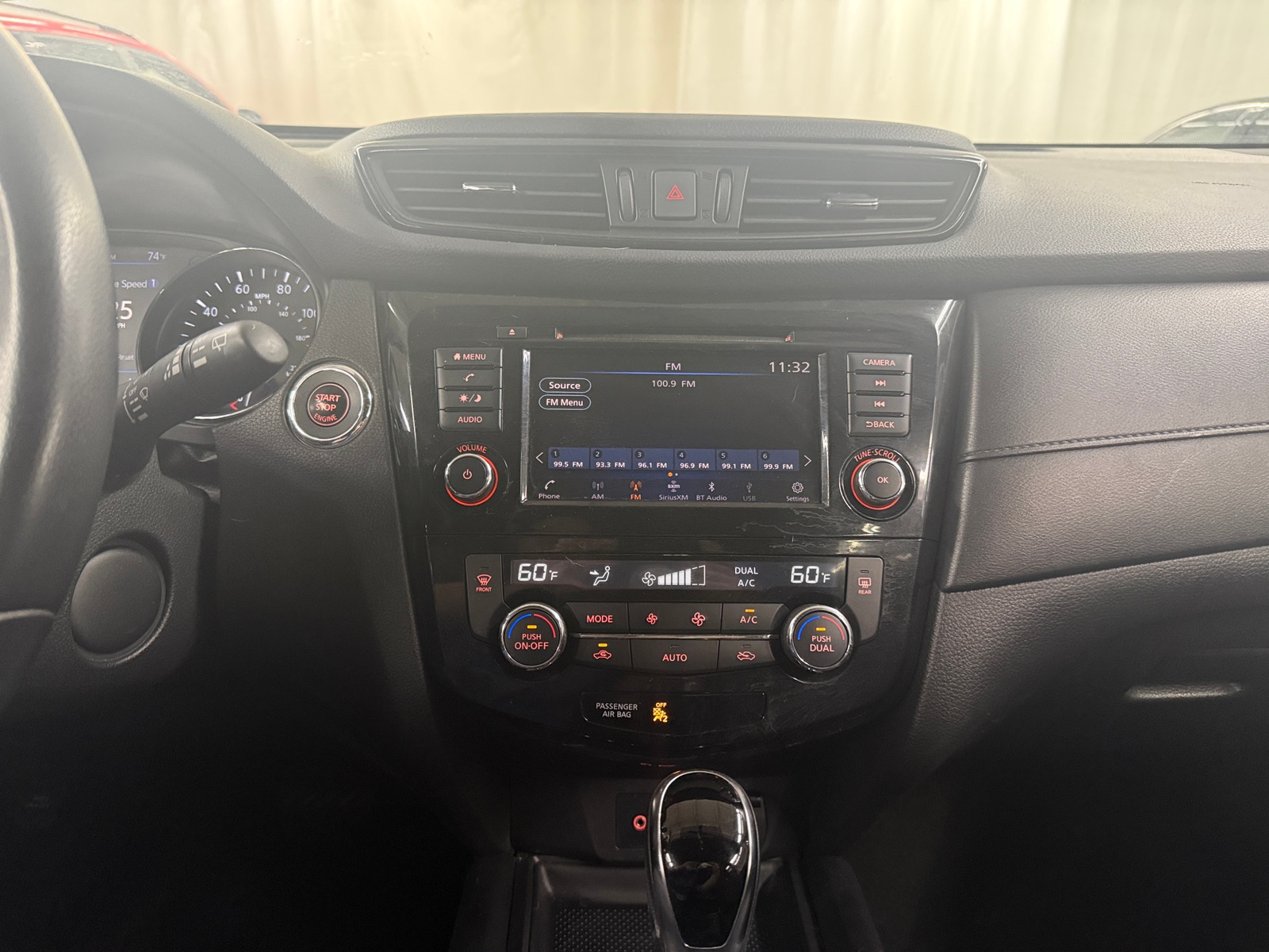 Thumbnail: 2018 Nissan Rogue - 4