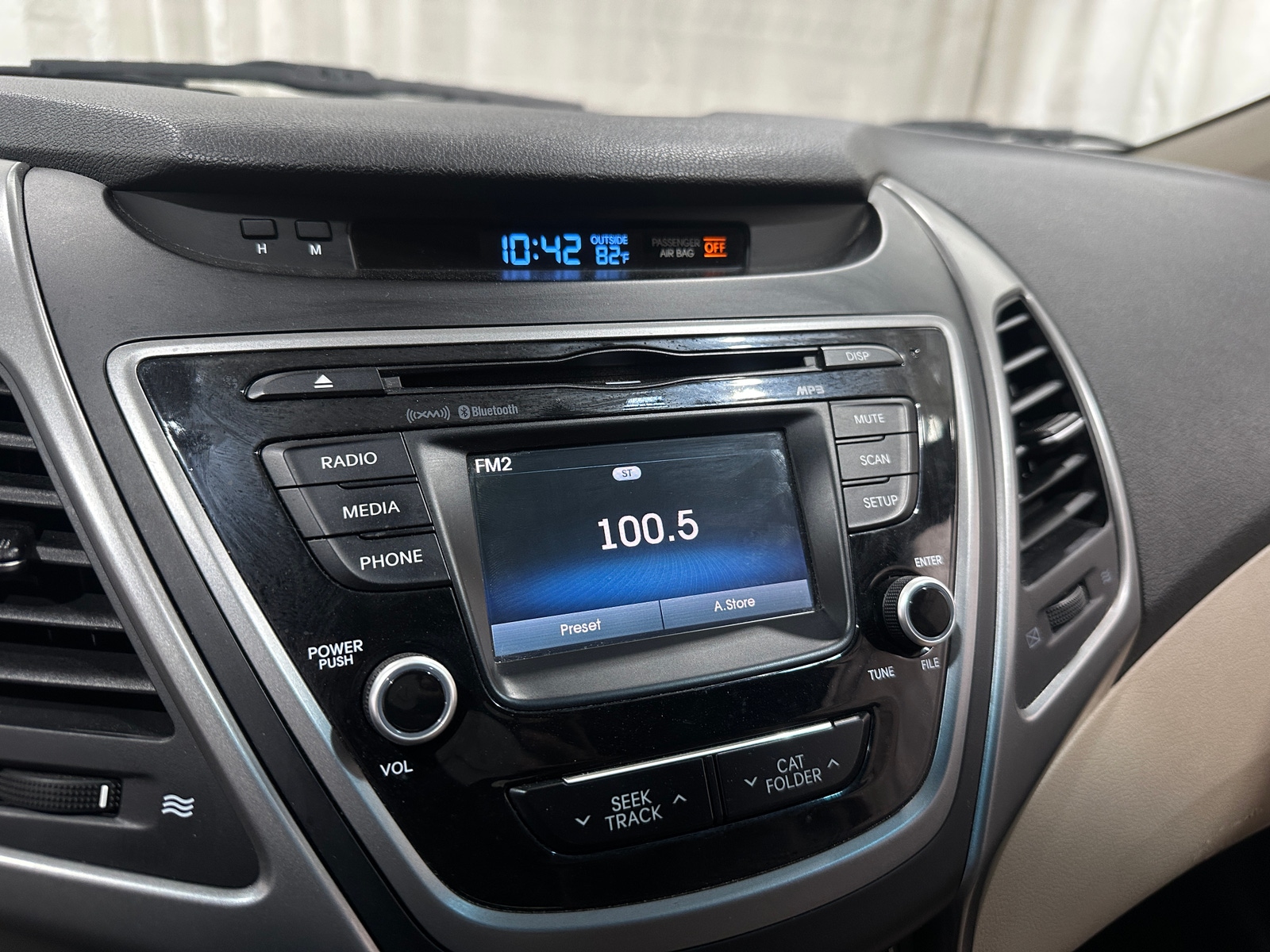 Thumbnail: 2016 Hyundai Elantra - 4