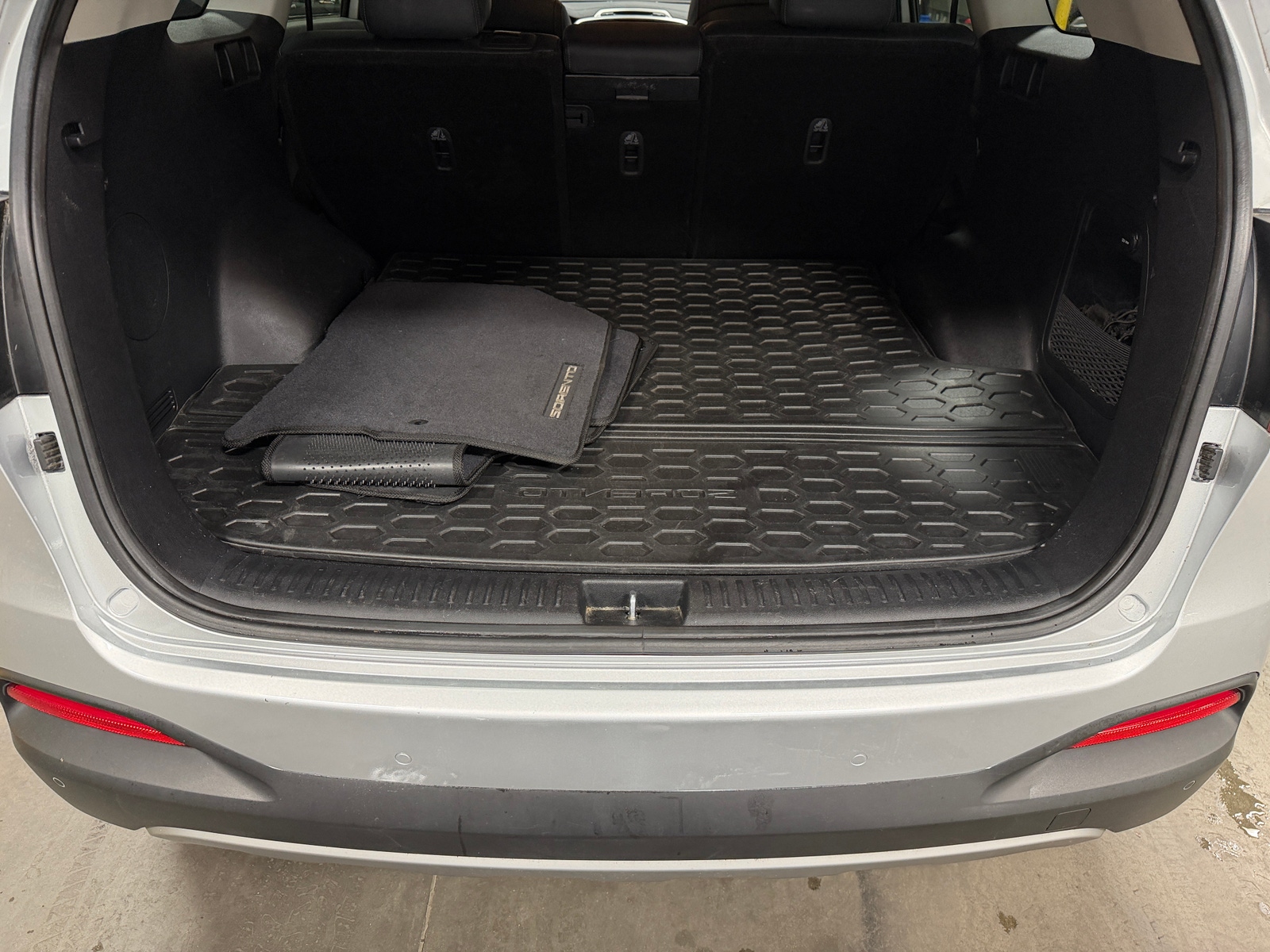Thumbnail: 2016 Kia Sorento - 6