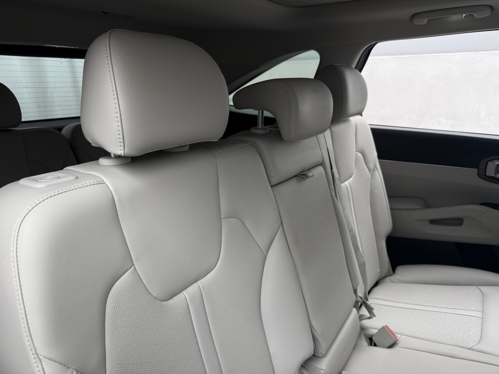 Thumbnail: 2023 Kia Sorento - 5
