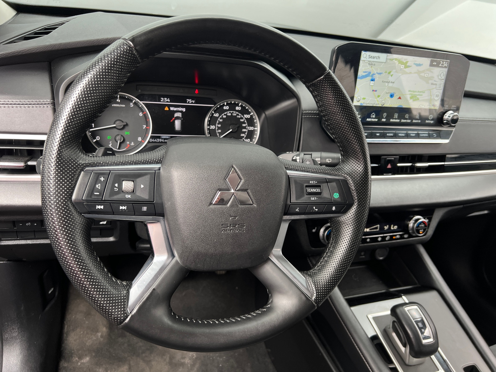Thumbnail: 2024 Mitsubishi Outlander - 4