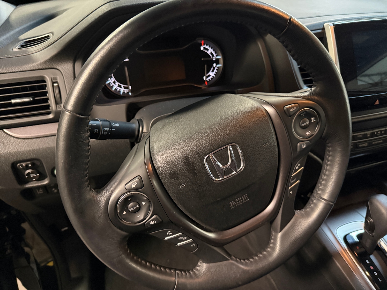Thumbnail: 2017 Honda Pilot - 4