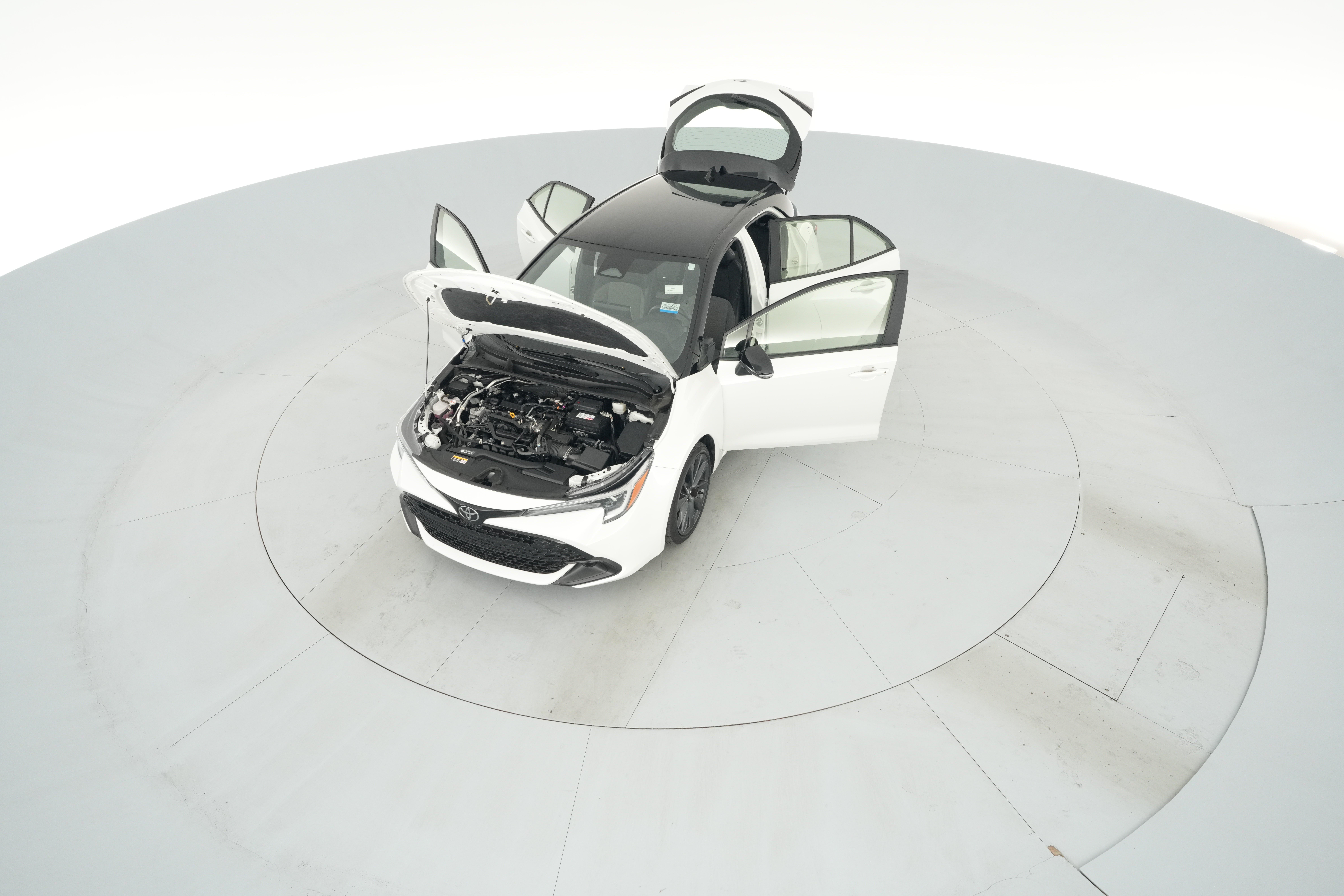 2024 Toyota Corolla Hatchback XSE - Photo 37