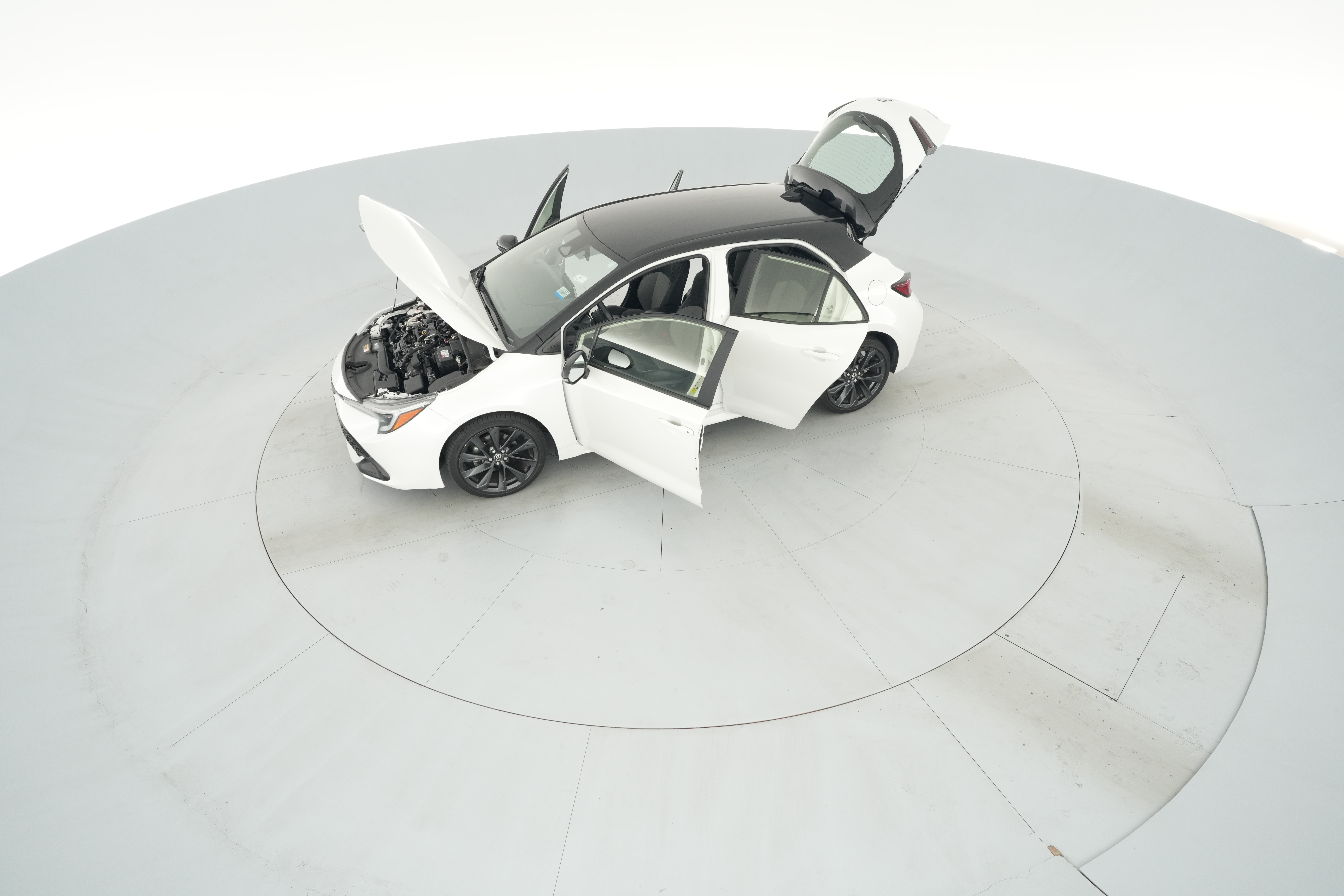 2024 Toyota Corolla Hatchback XSE - Photo 39