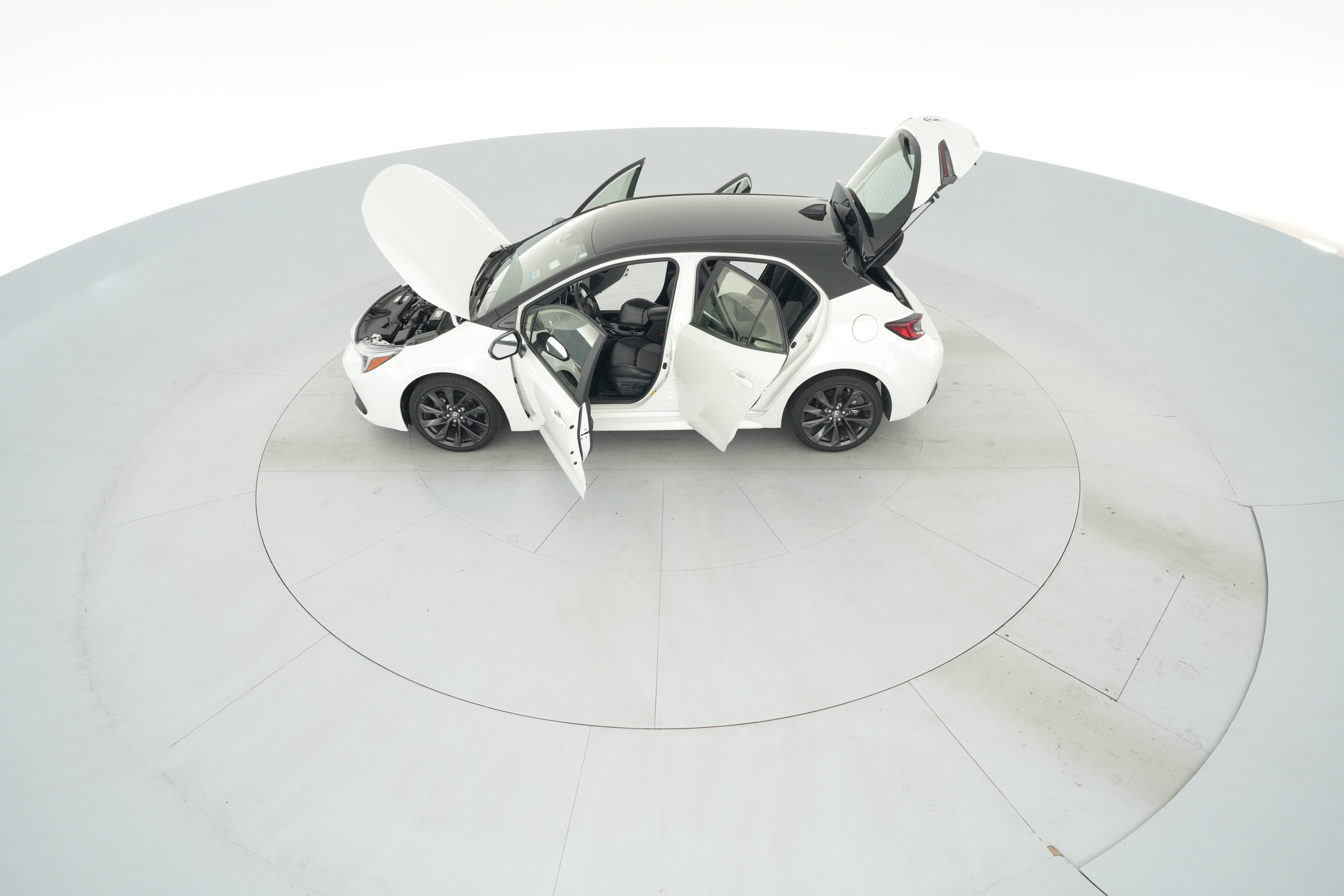 2024 Toyota Corolla Hatchback XSE - Photo 40
