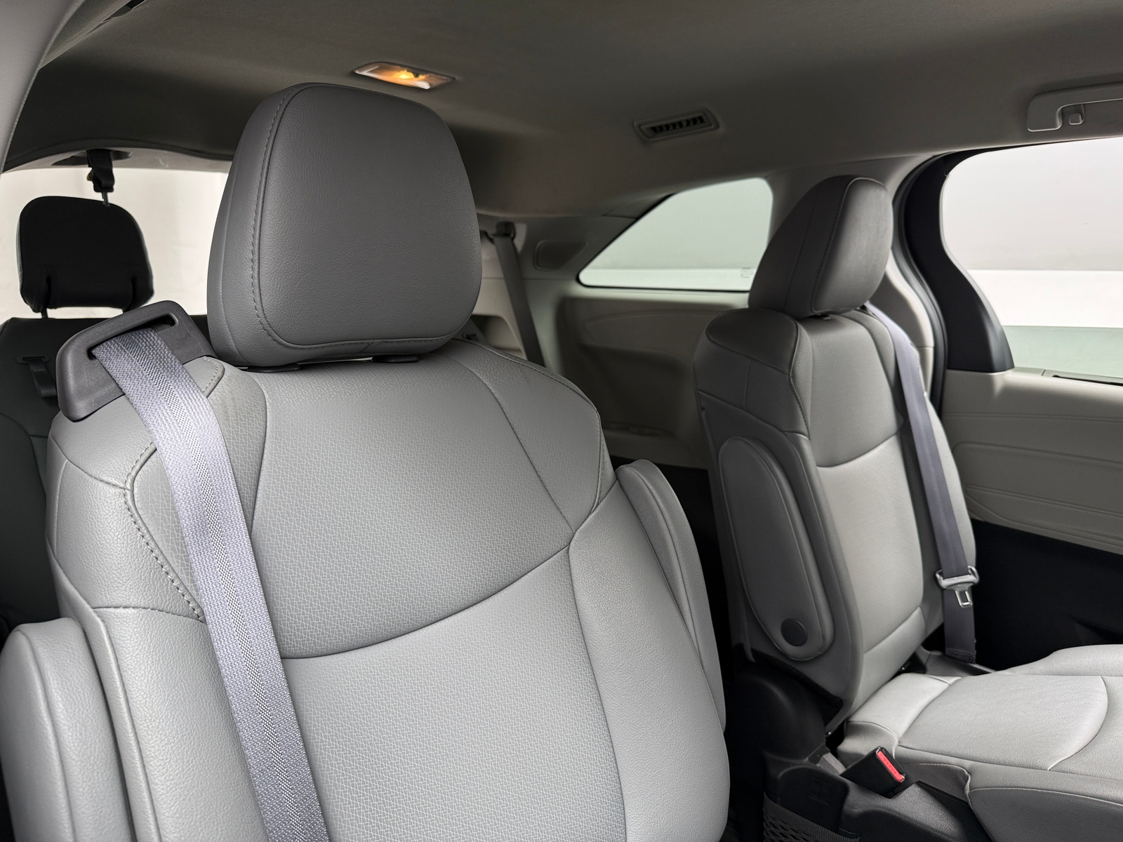 Thumbnail: 2023 Toyota Sienna - 5
