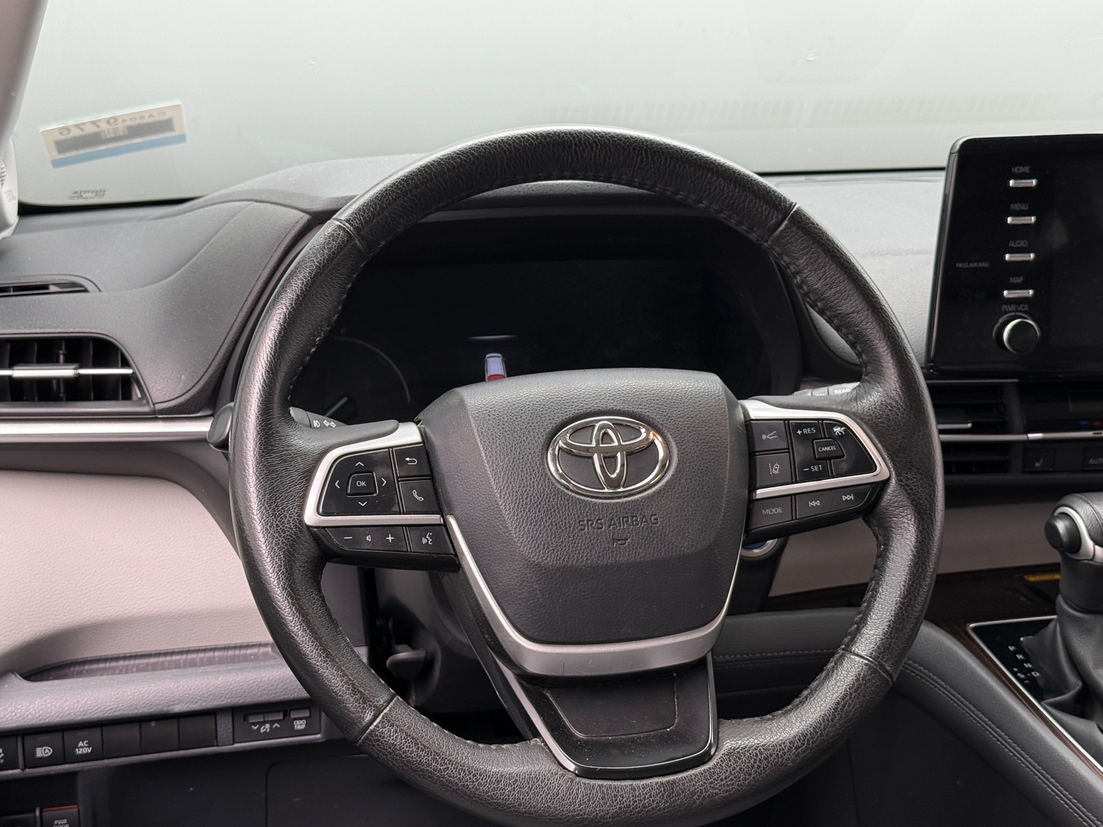 Thumbnail: 2023 Toyota Sienna - 4