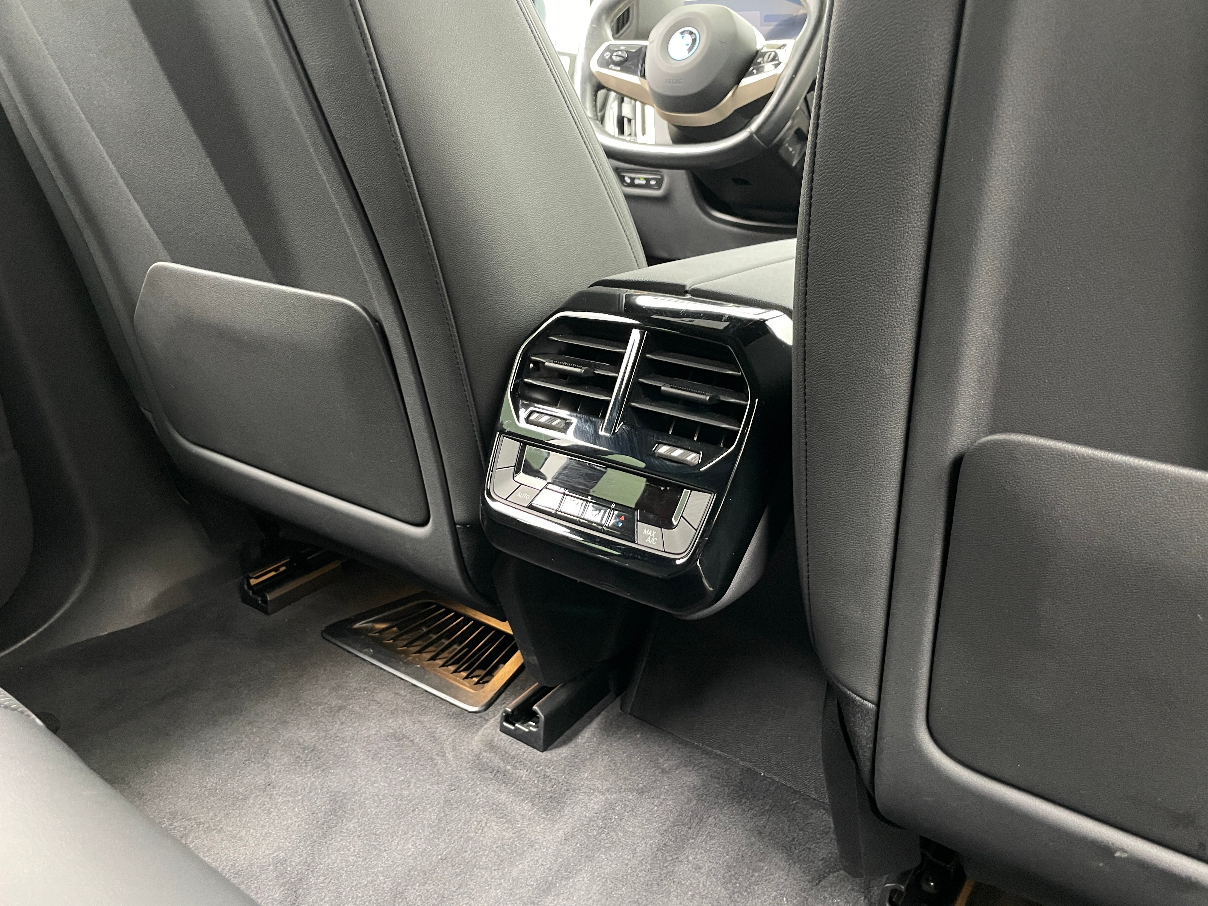 Used 2024 BMW iX Base with VIN WB523CF07RCN53941 for sale in Pewaukee, WI