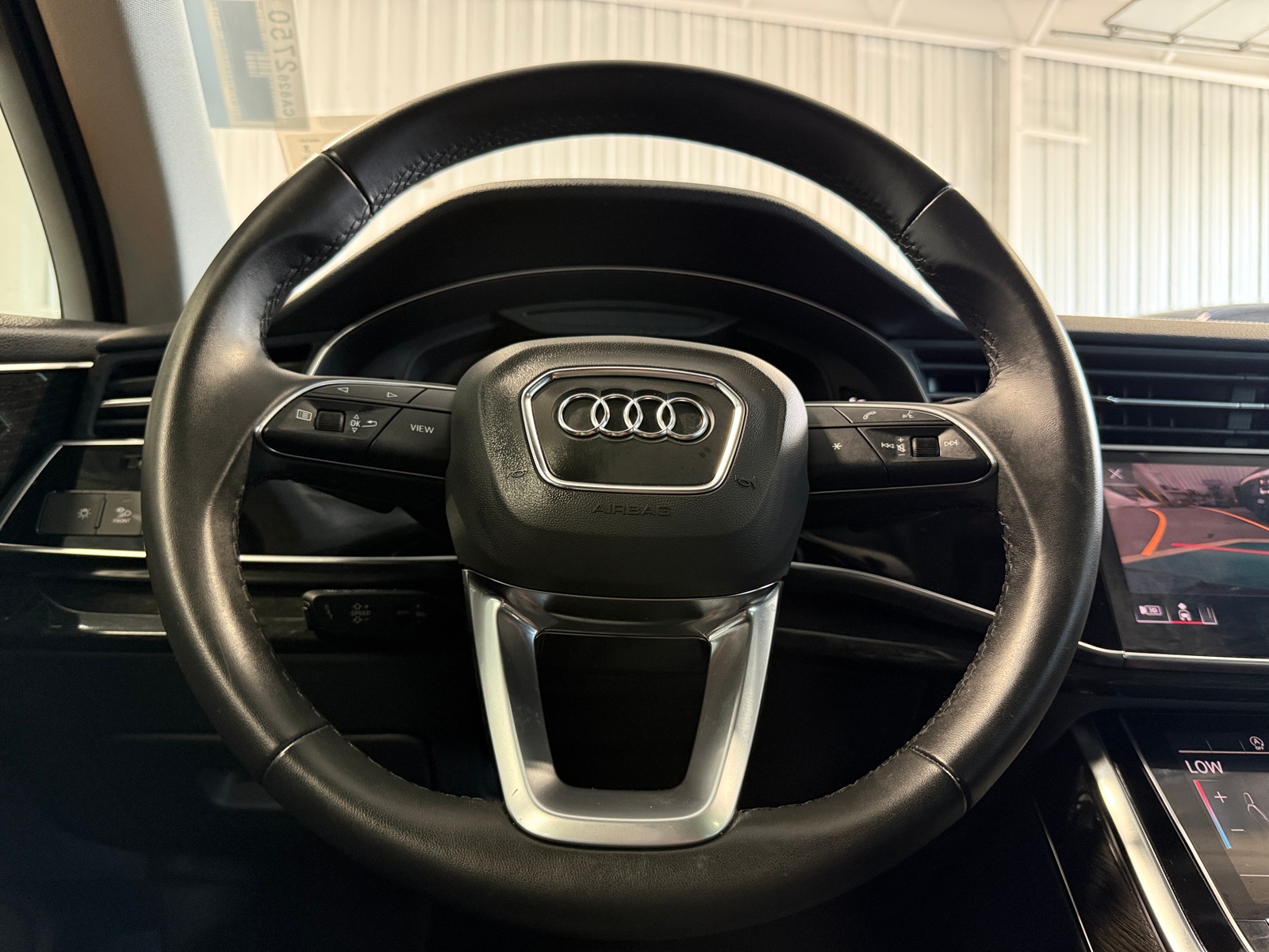 Thumbnail: 2023 Audi Q7 - 4