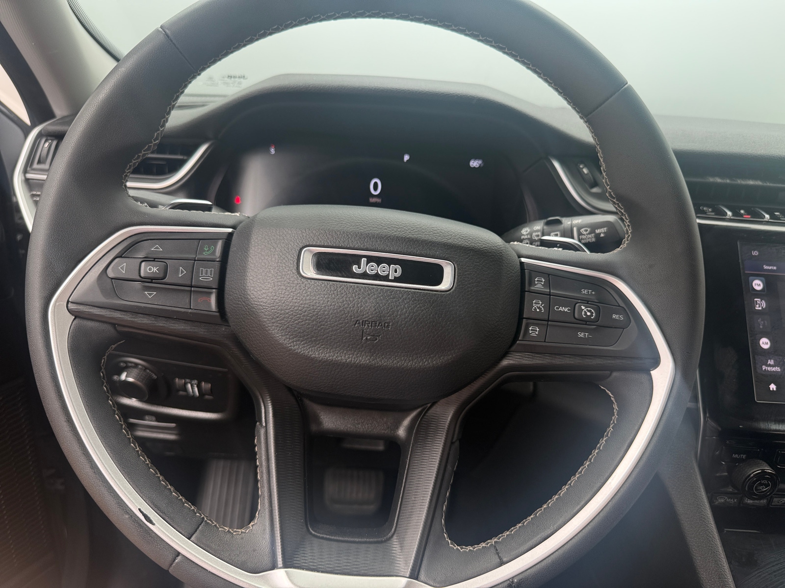 Thumbnail: 2023 Jeep Grand Cherokee - 5