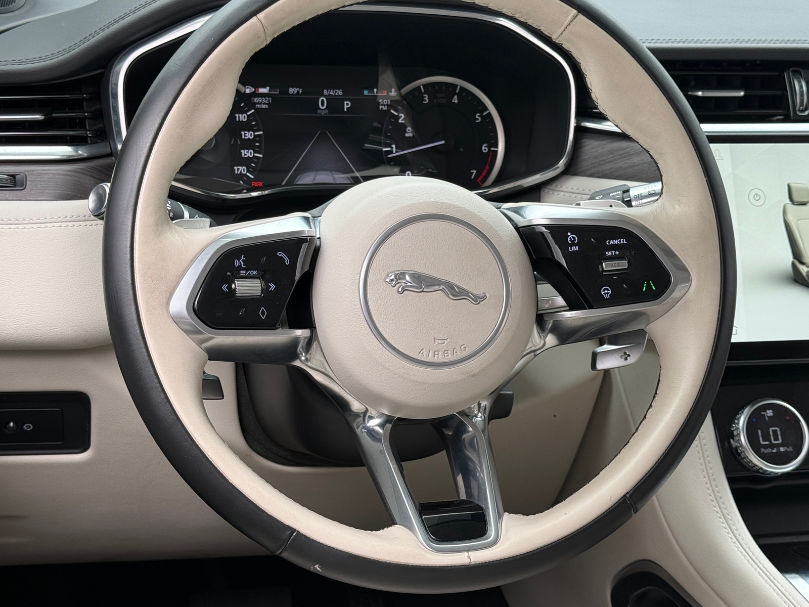Thumbnail: 2022 Jaguar F-Pace - 4