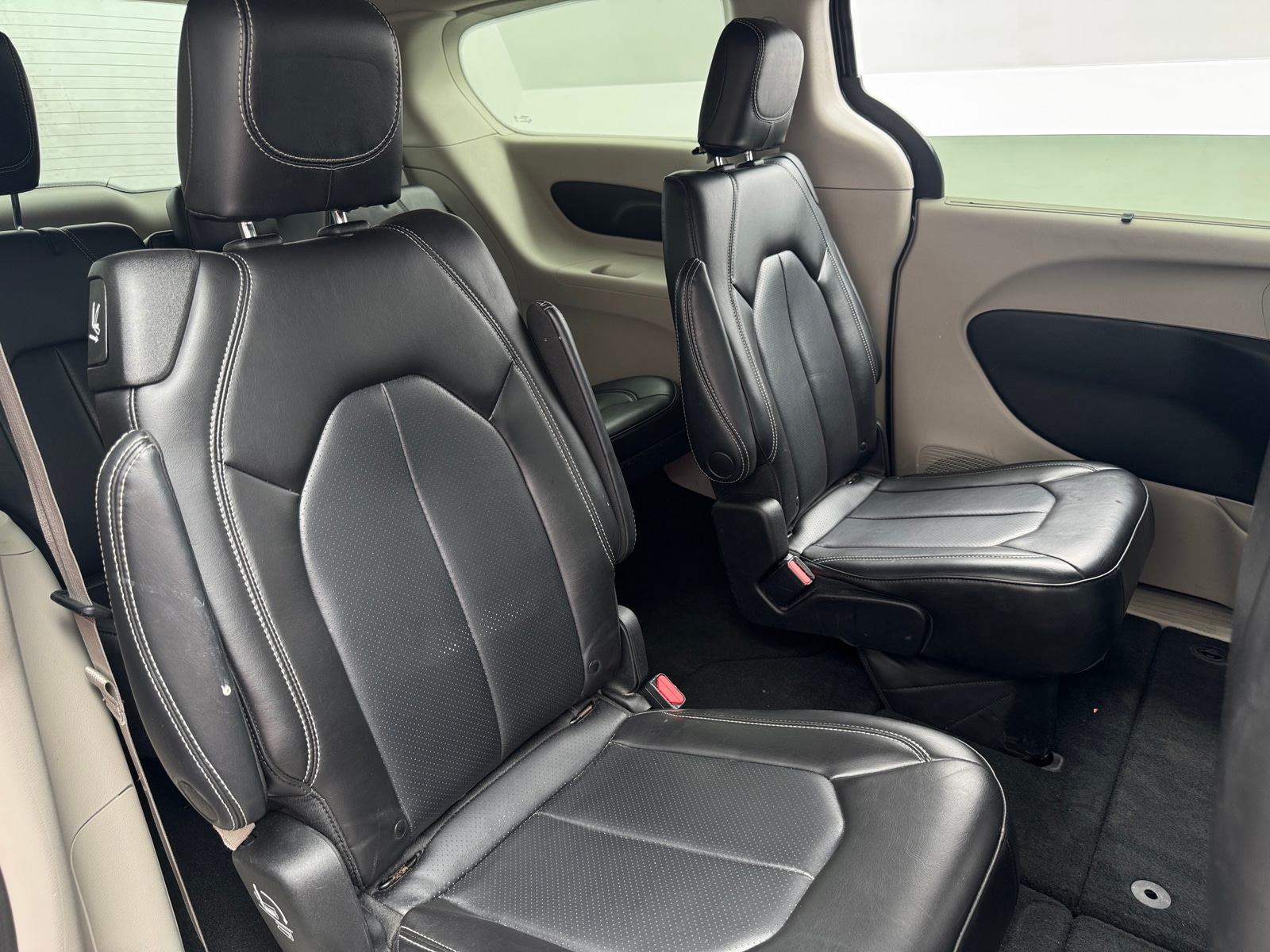 Thumbnail: 2023 Chrysler Pacifica - 5