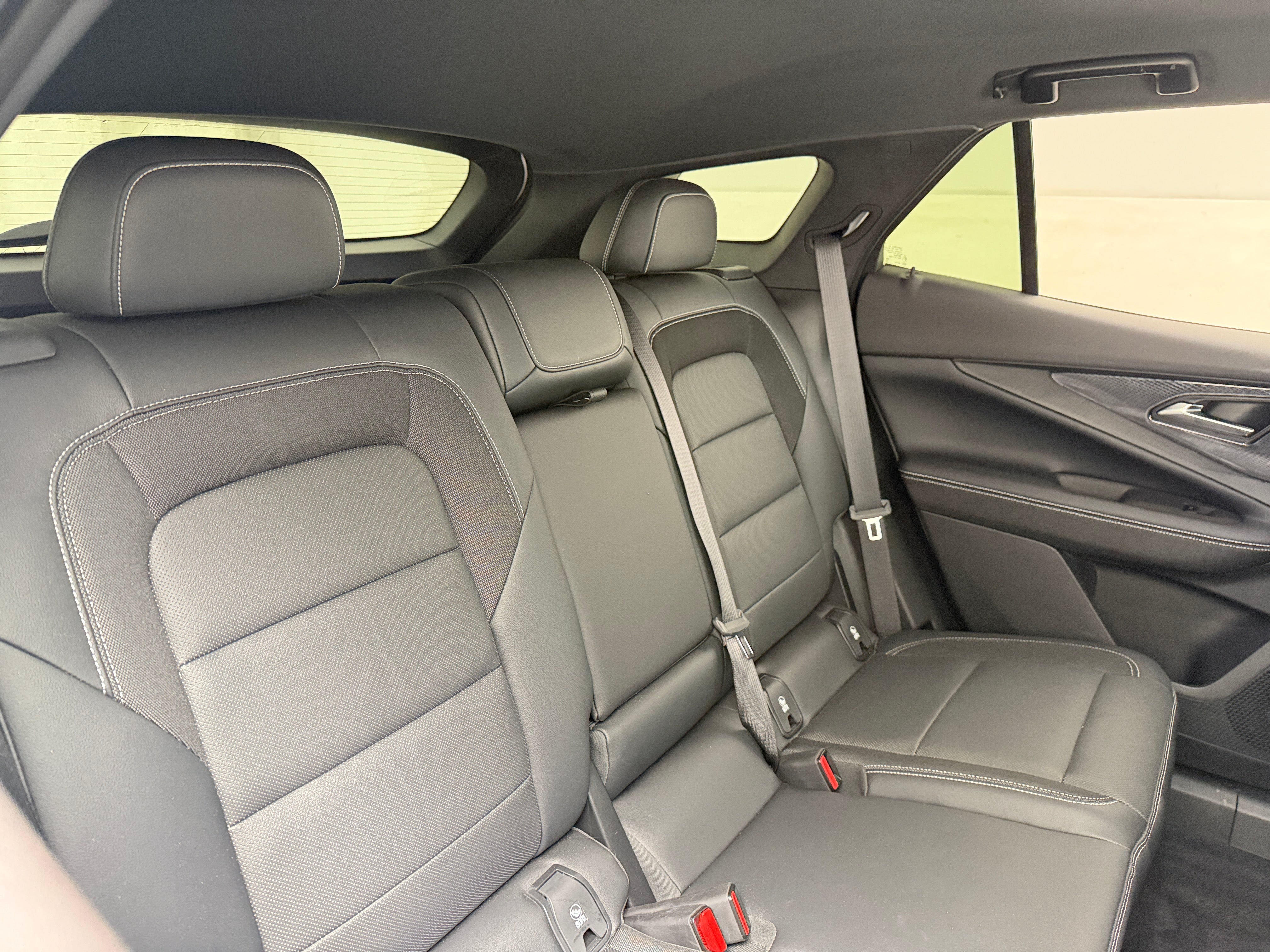 Used 2024 Chevrolet Blazer EV LT with VIN 3GNKDBRJ0RS214892 for sale in Pewaukee, WI