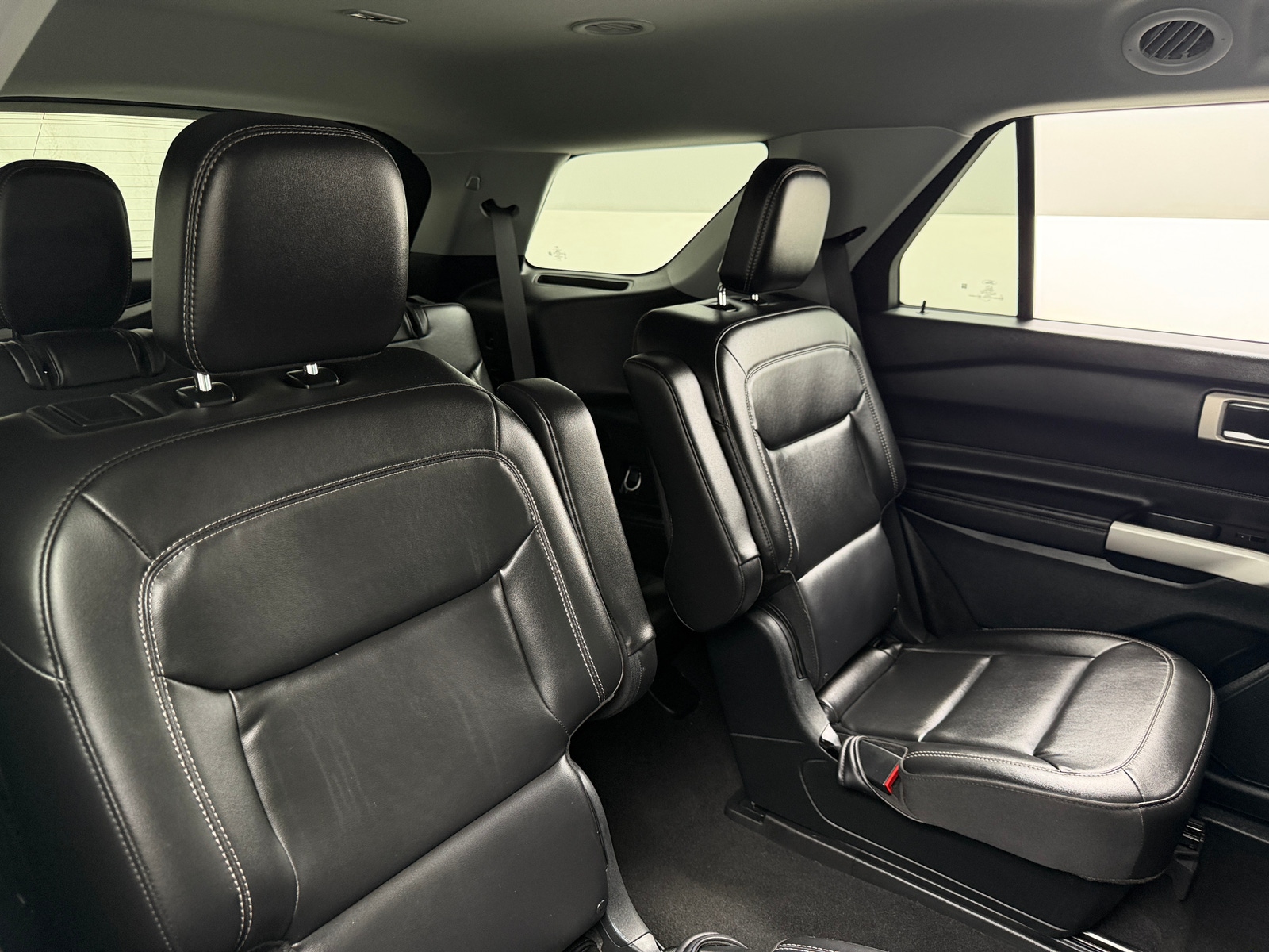 Thumbnail: 2023 Ford Explorer - 5