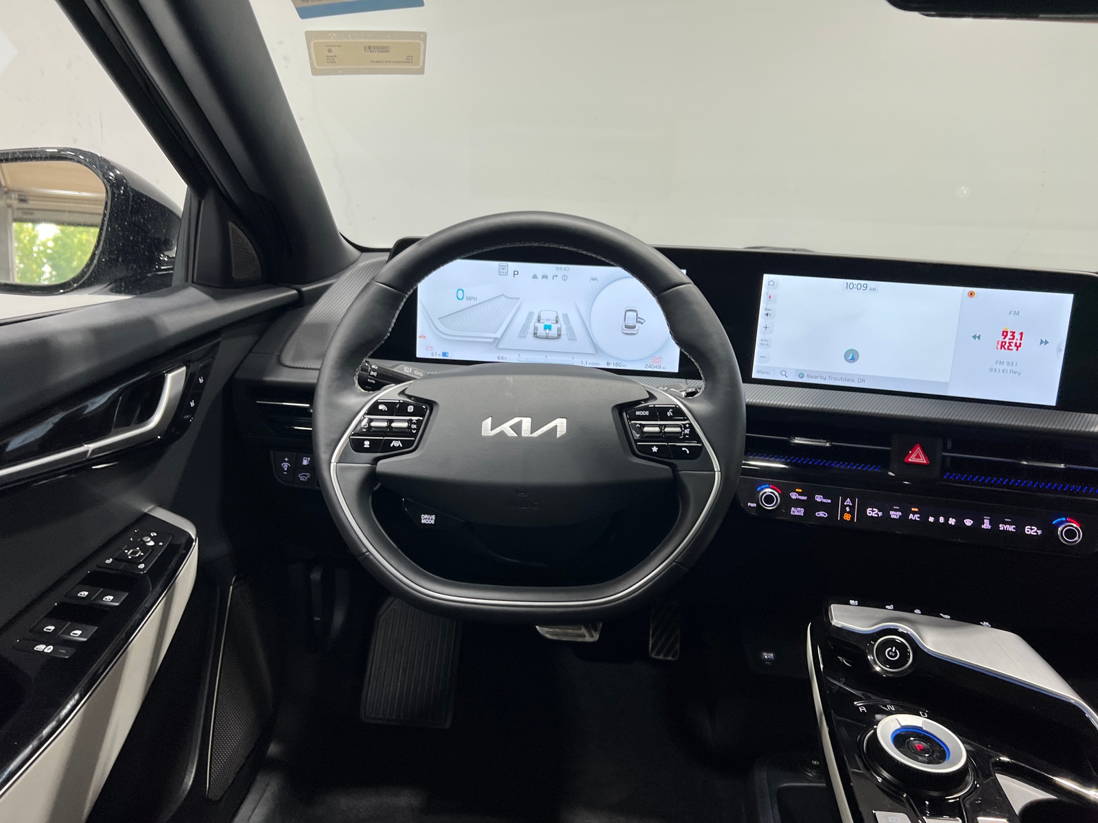 Thumbnail: 2023 Kia EV6 - 4