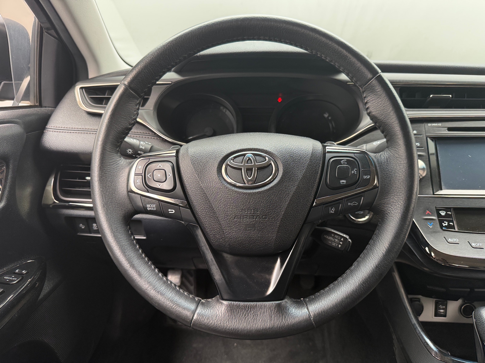 Thumbnail: 2017 Toyota Avalon - 4