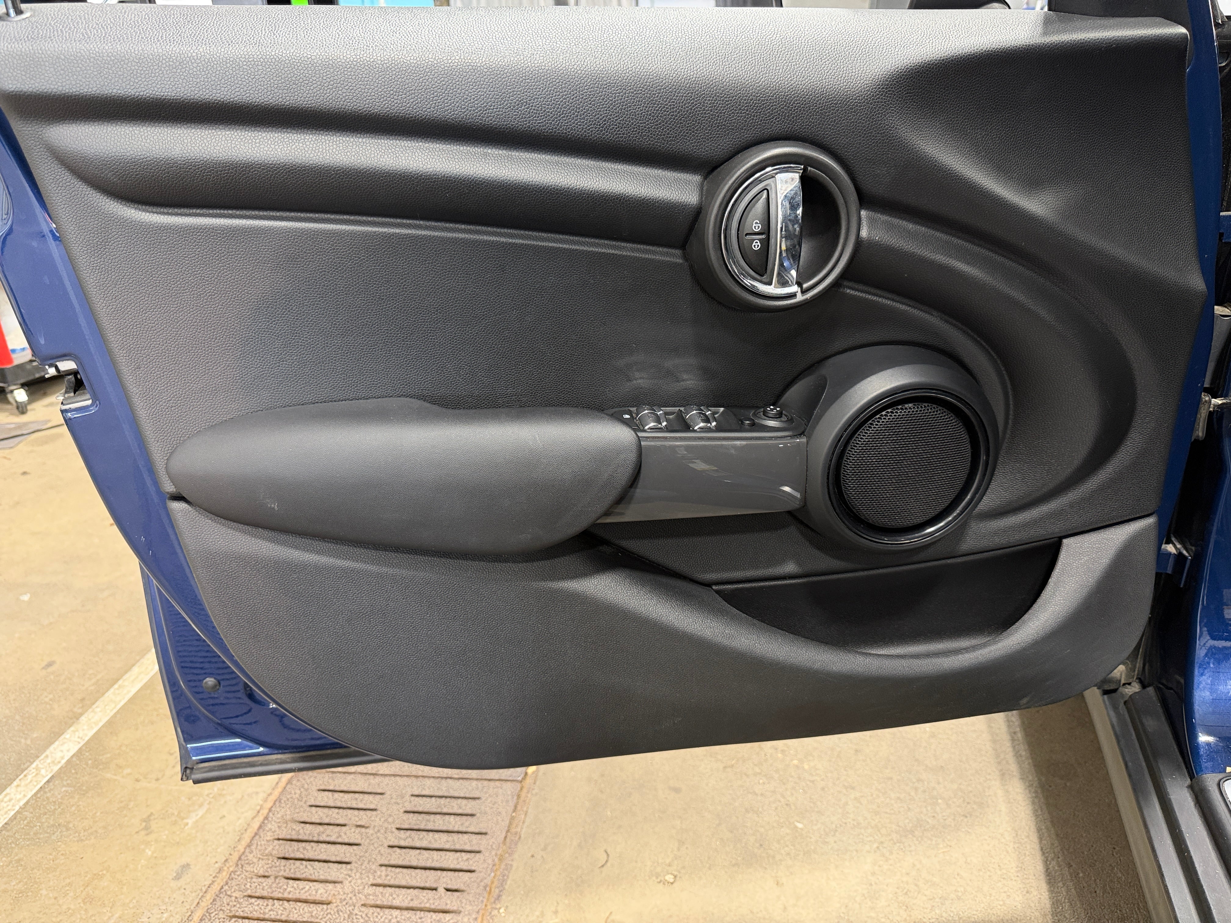 2017 MINI Cooper Base - Photo 9