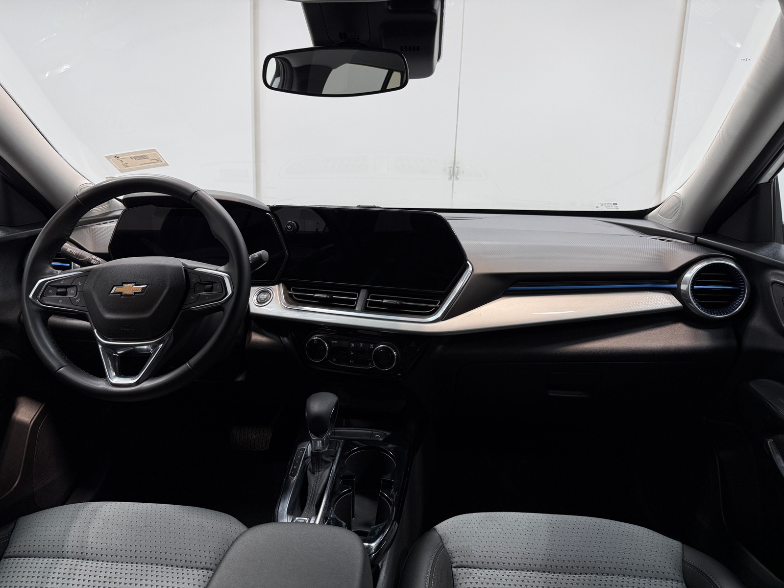 Thumbnail: 2025 Chevrolet Trax - 2