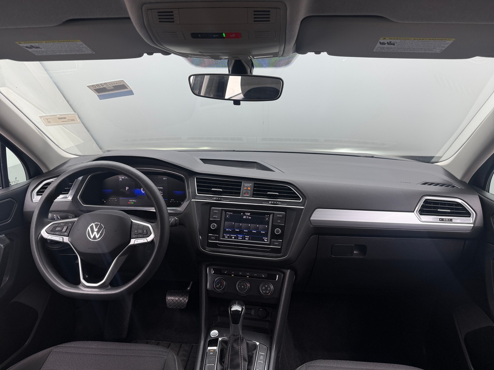 Thumbnail: 2023 Volkswagen Tiguan - 3