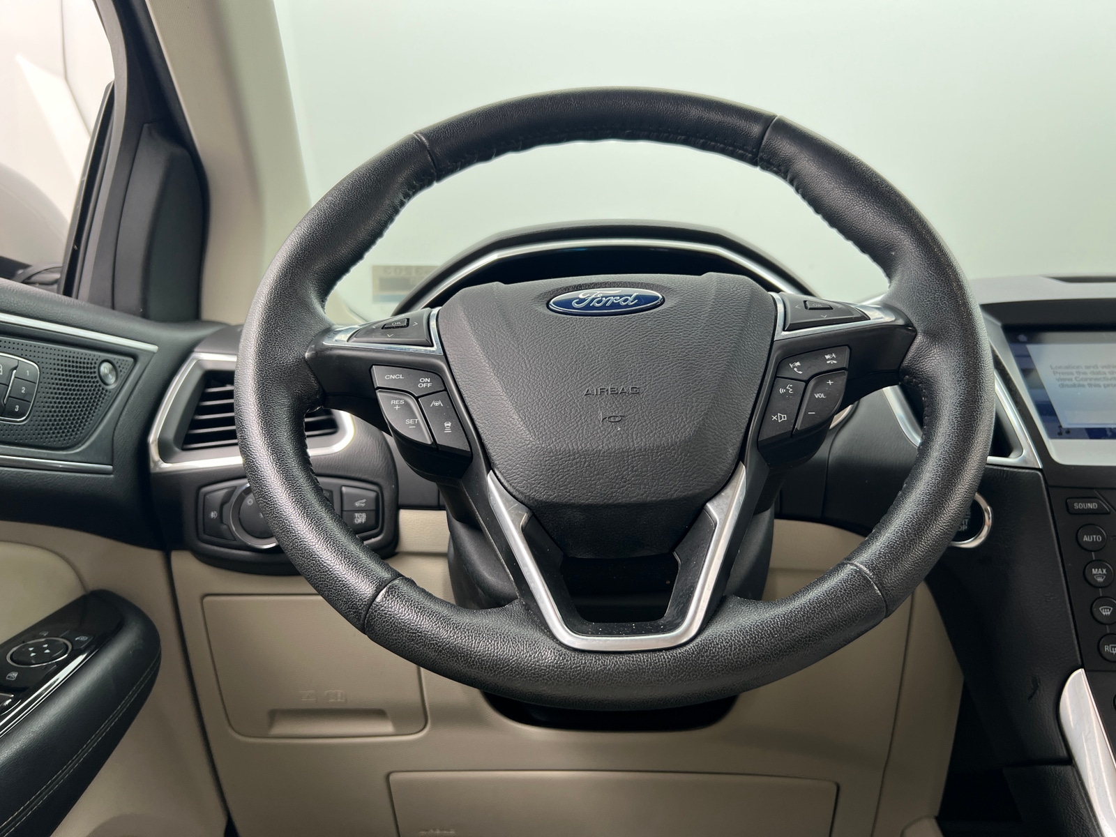 Thumbnail: 2019 Ford Edge - 4