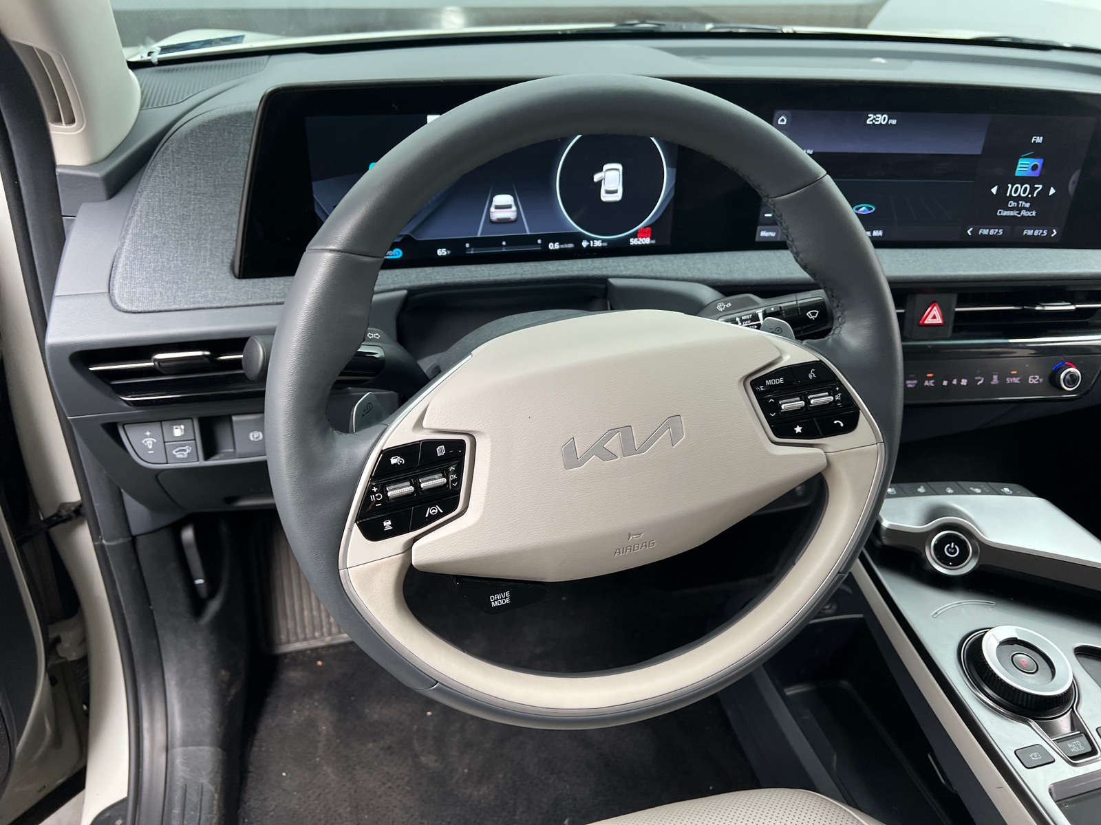 Thumbnail: 2022 Kia EV6 - 4
