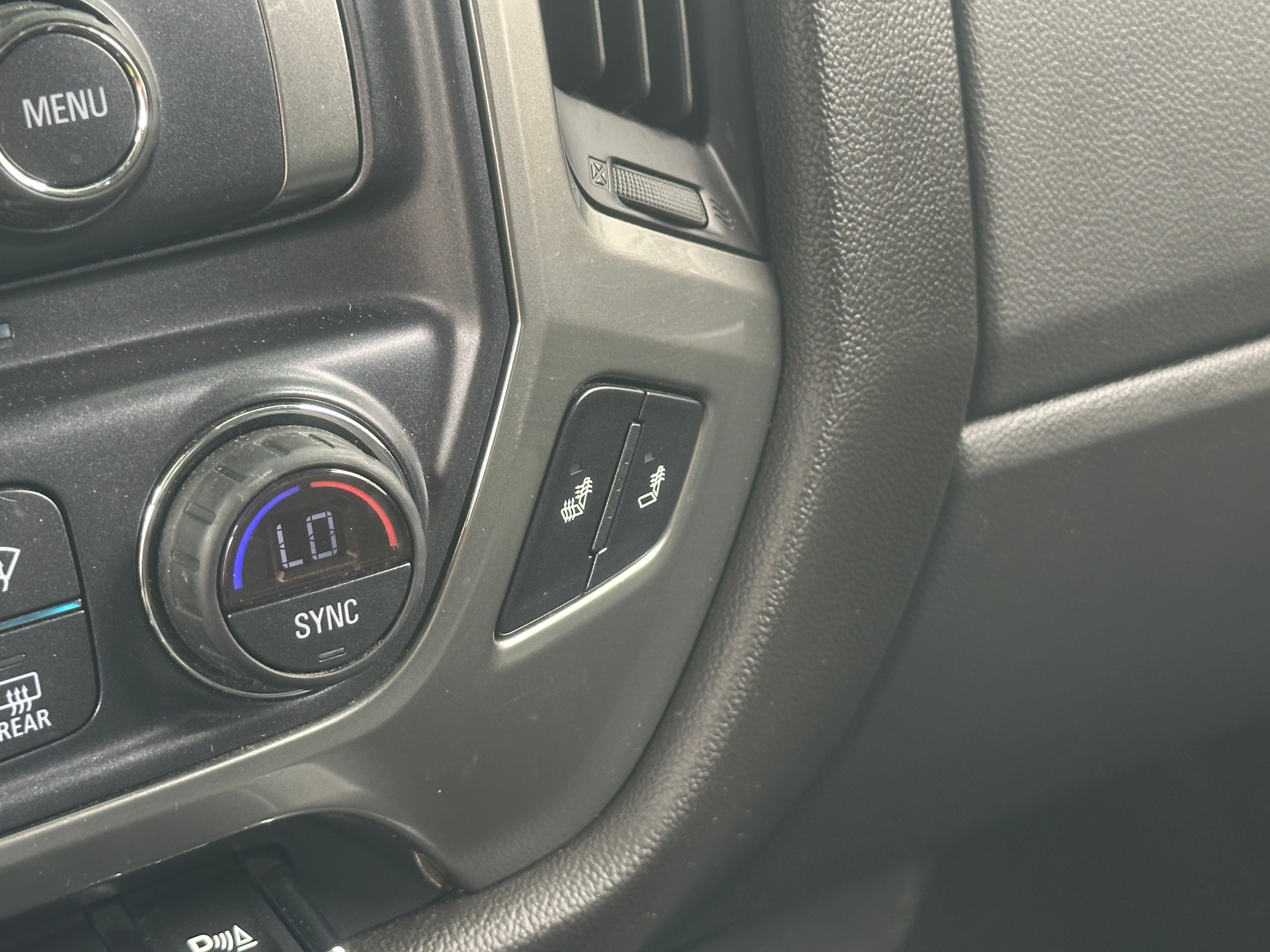 2018 Chevrolet Silverado 1500 LT - Photo 15