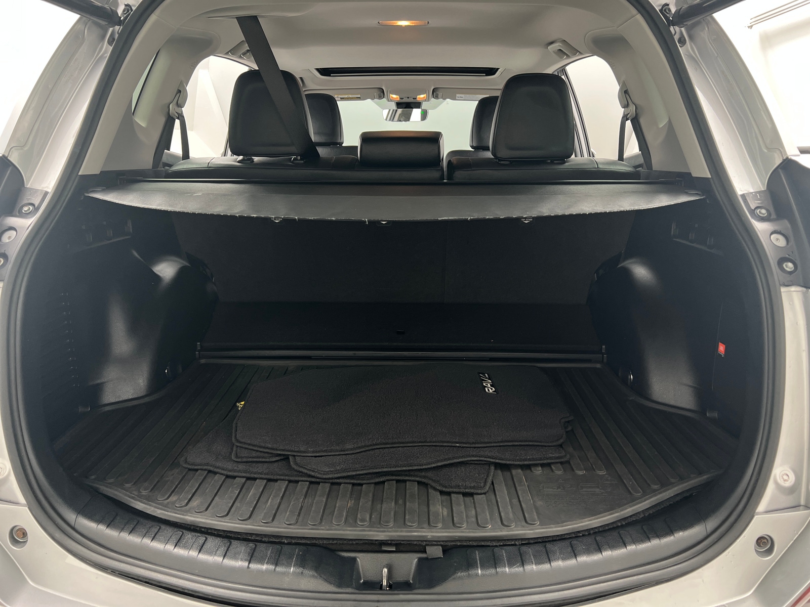 Thumbnail: 2017 Toyota RAV4 - 7