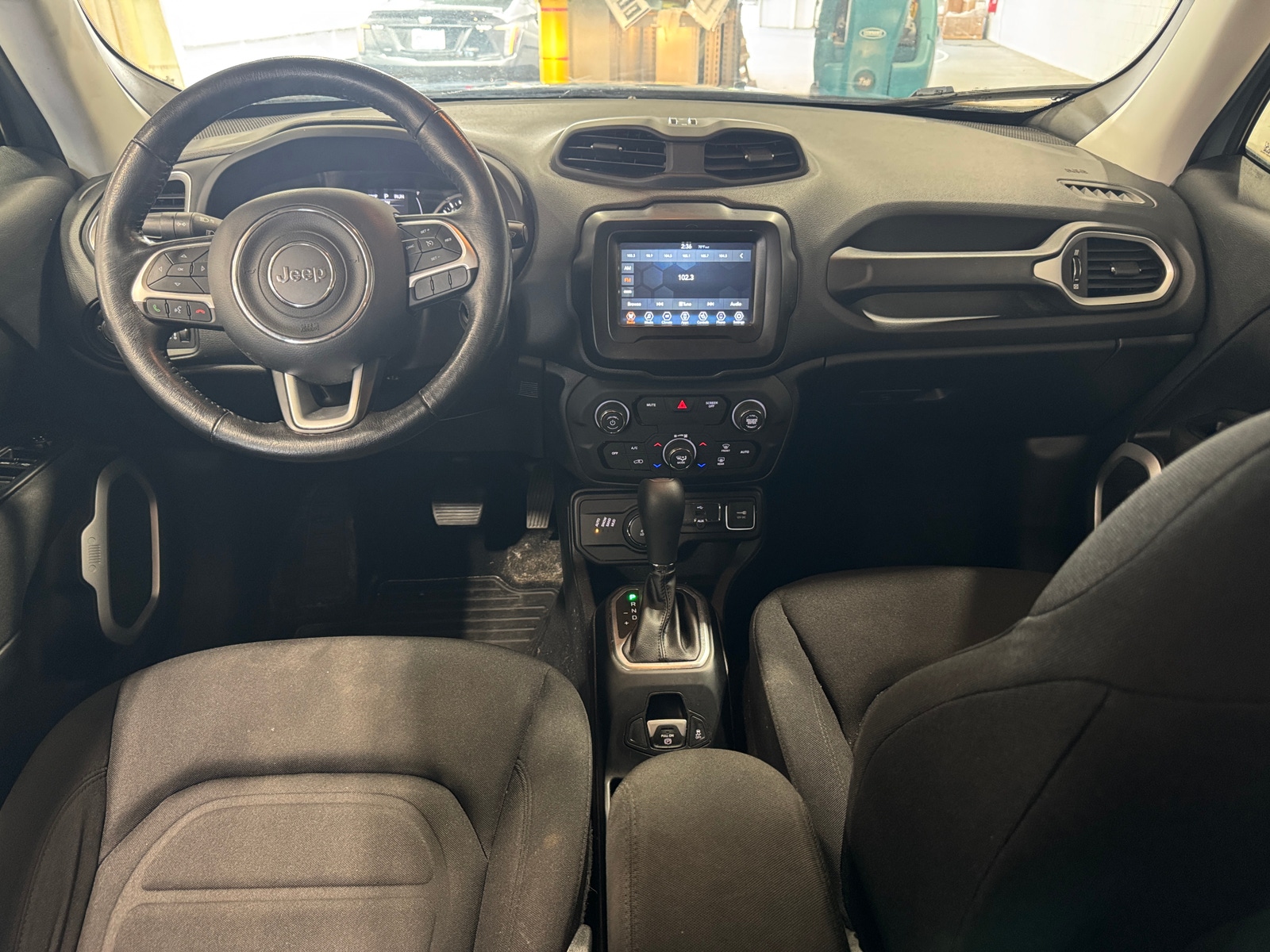 Thumbnail: 2018 Jeep Renegade - 3