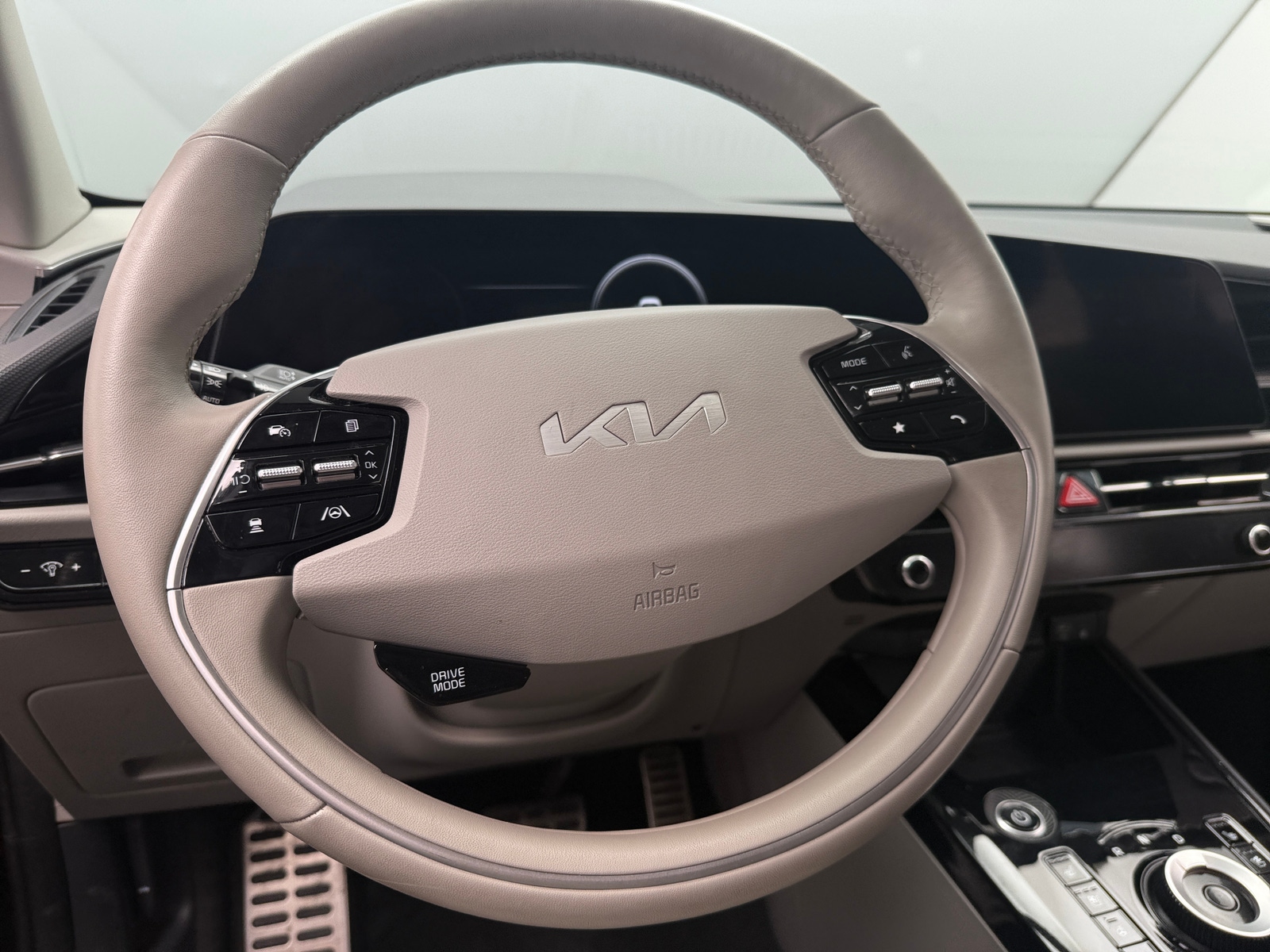 Thumbnail: 2024 Kia Niro - 4