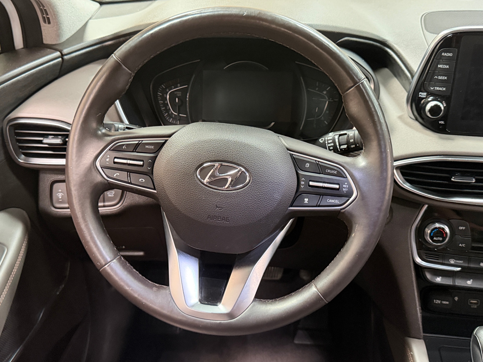 Thumbnail: 2020 Hyundai Santa Fe - 4