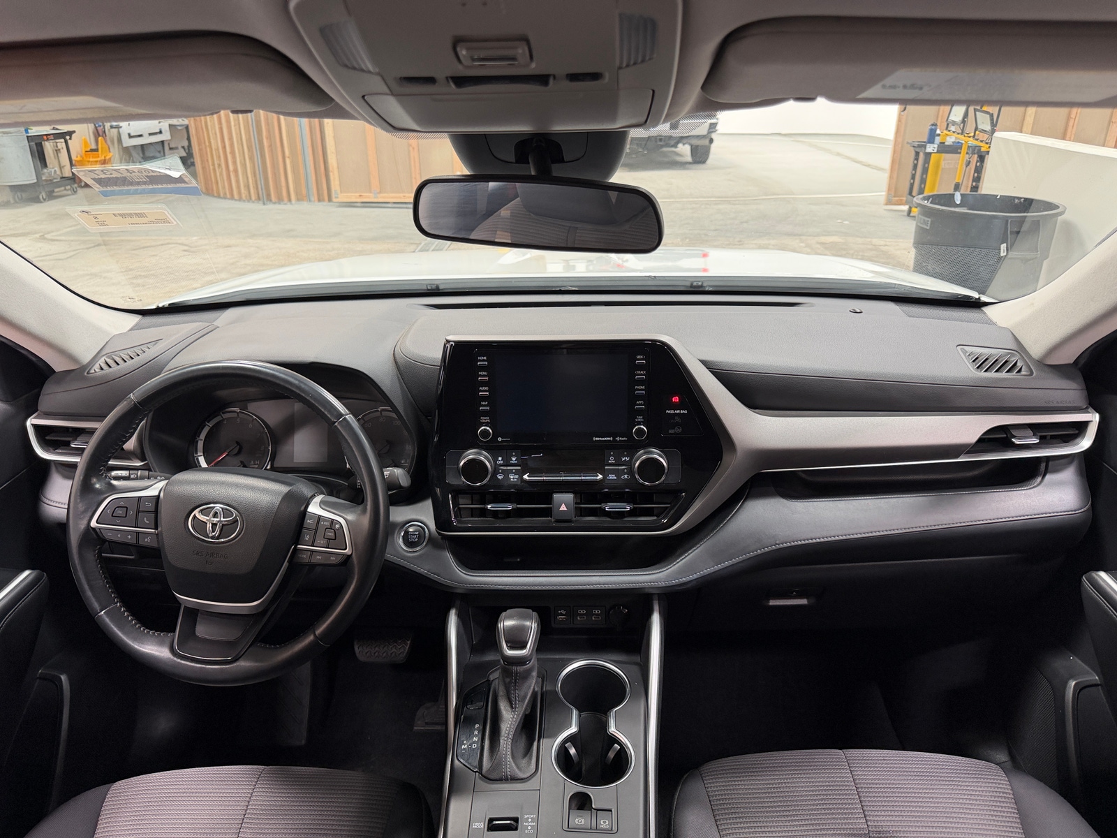 Thumbnail: 2022 Toyota Highlander - 3