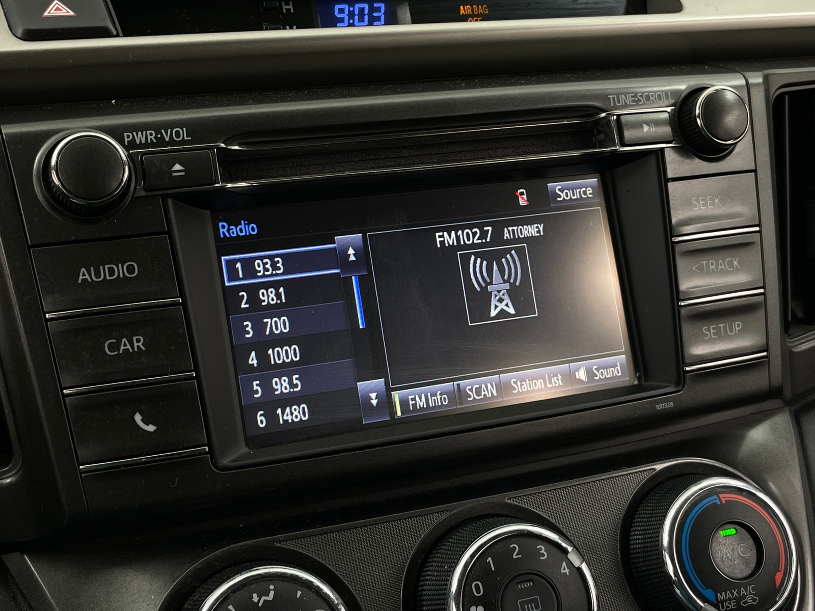 Thumbnail: 2015 Toyota RAV4 - 4