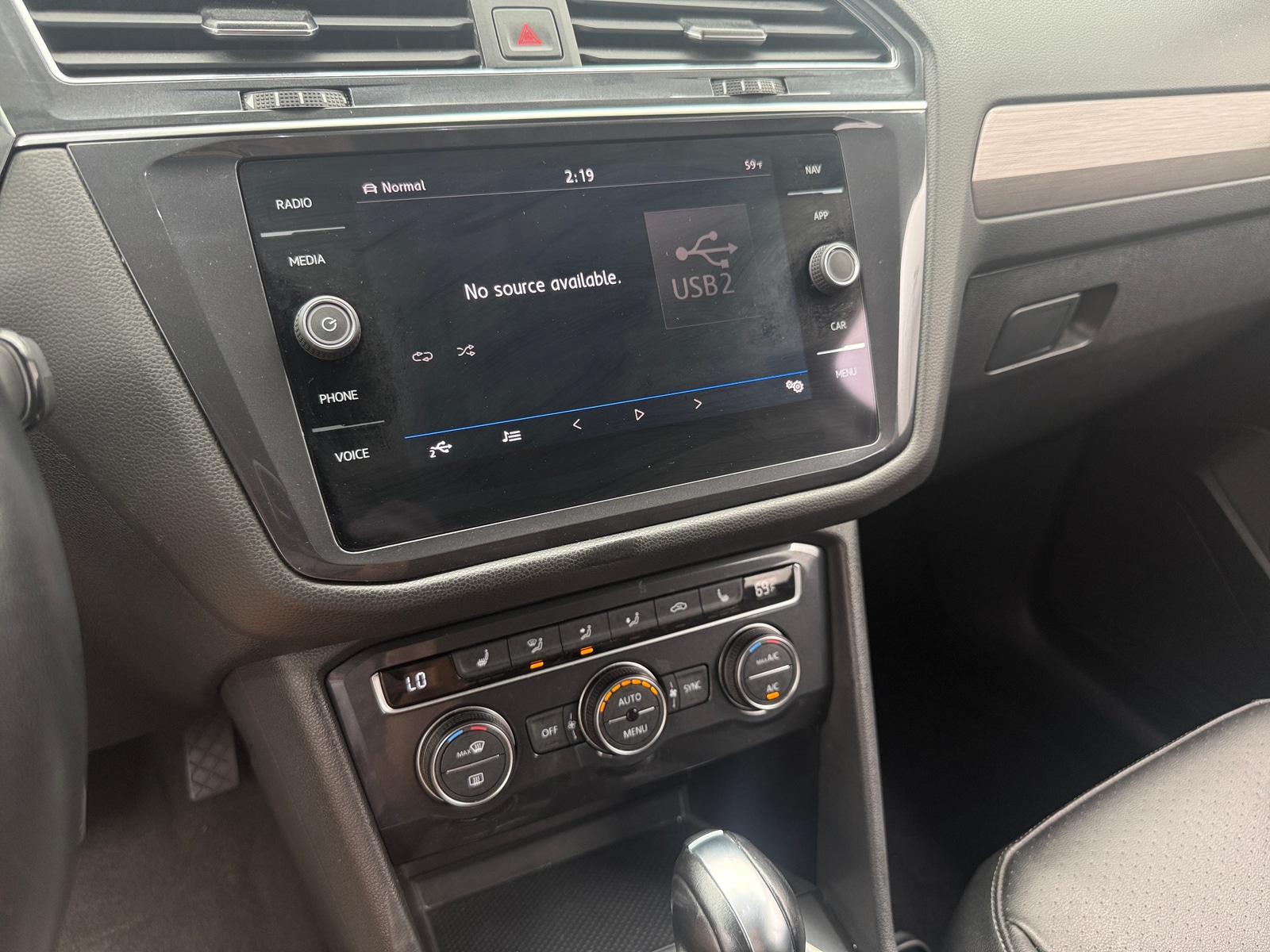 Thumbnail: 2019 Volkswagen Tiguan - 3