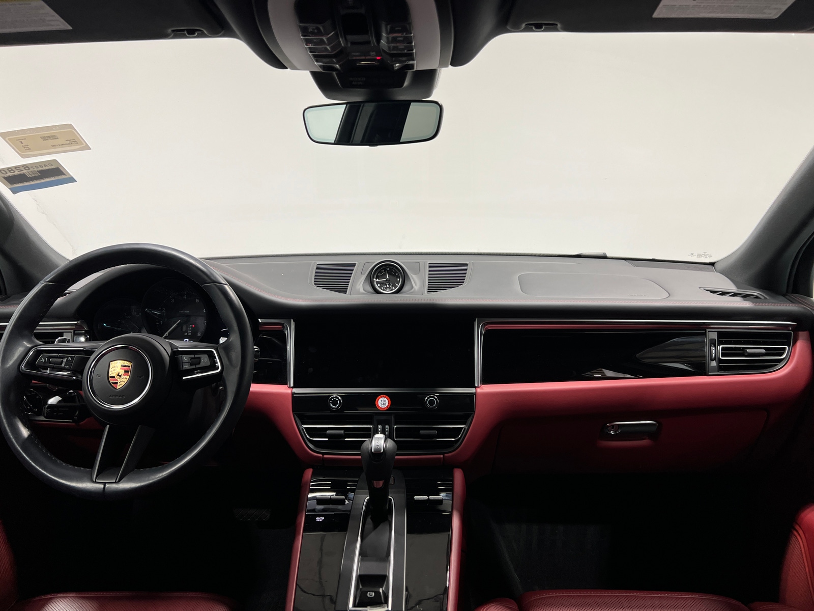 Thumbnail: 2022 Porsche Macan - 2