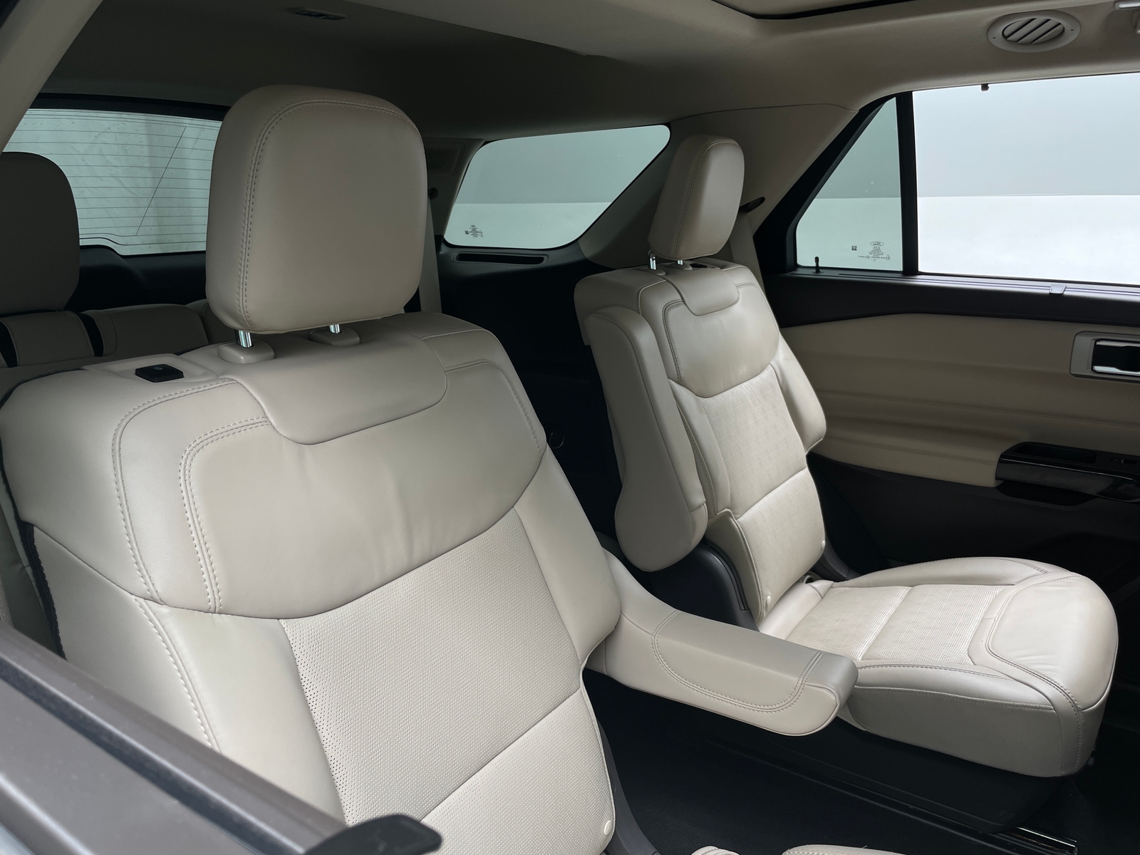 Thumbnail: 2022 Ford Explorer - 5