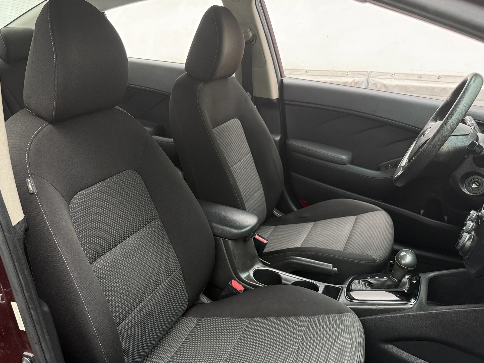 Thumbnail: 2017 Kia Forte - 2