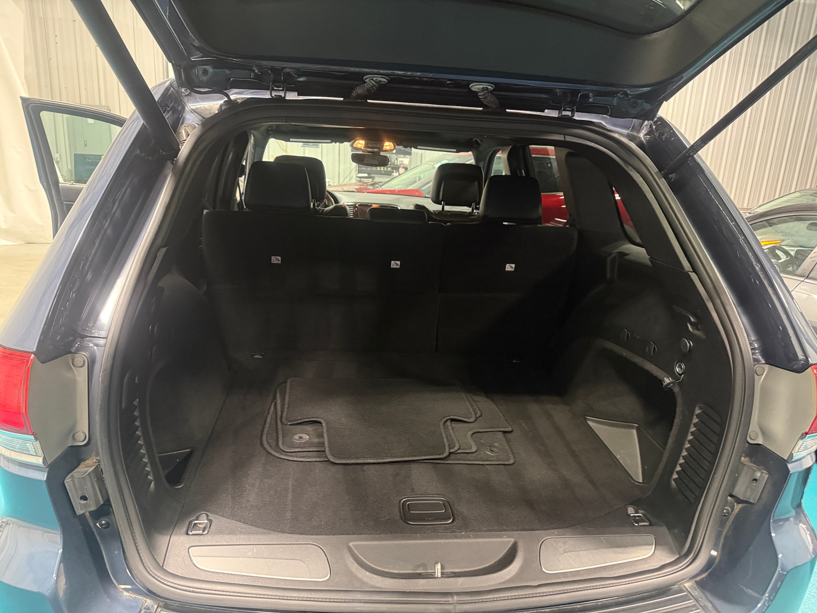 Thumbnail: 2019 Jeep Grand Cherokee - 6