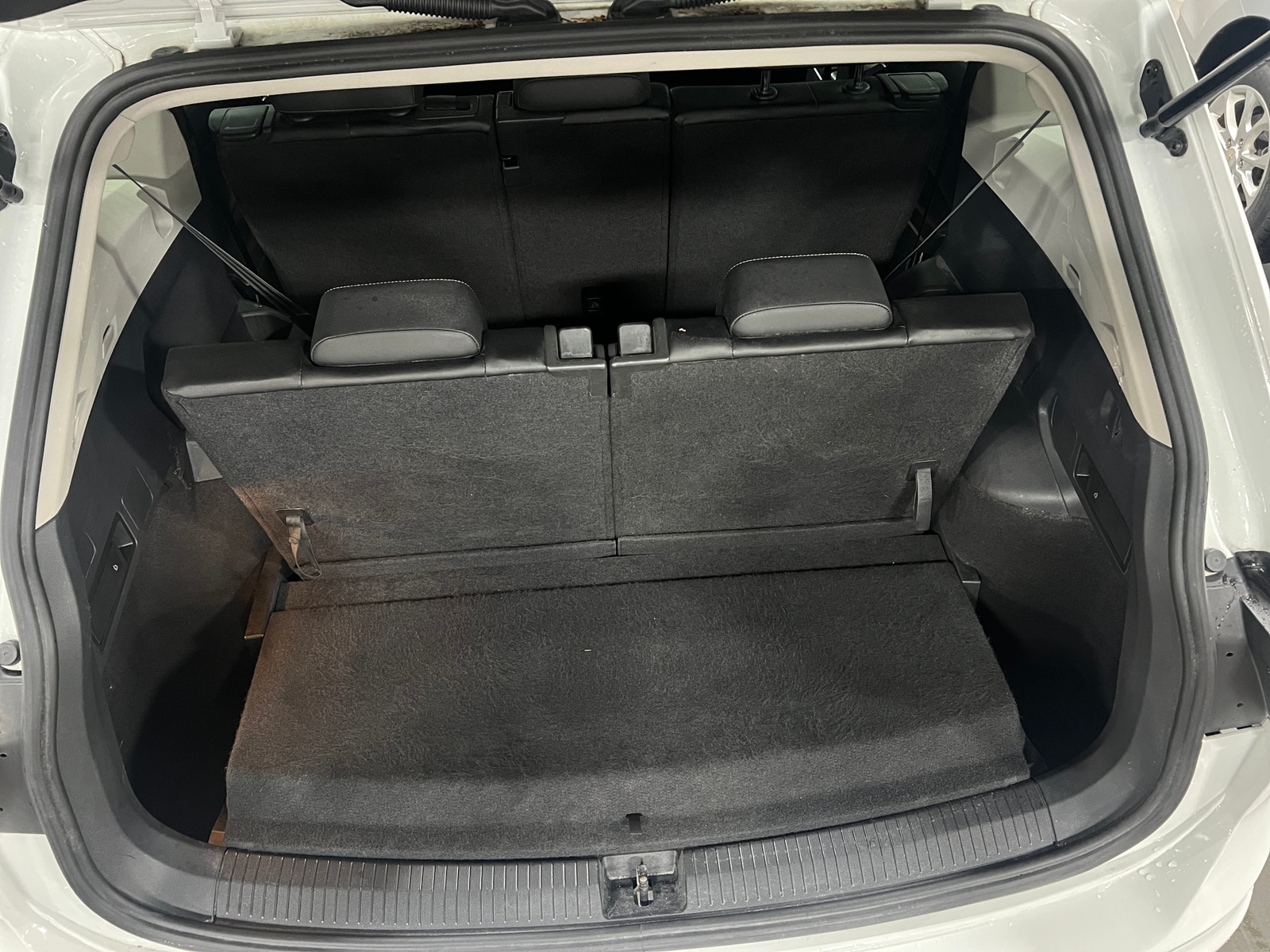 Thumbnail: 2019 Volkswagen Tiguan - 6