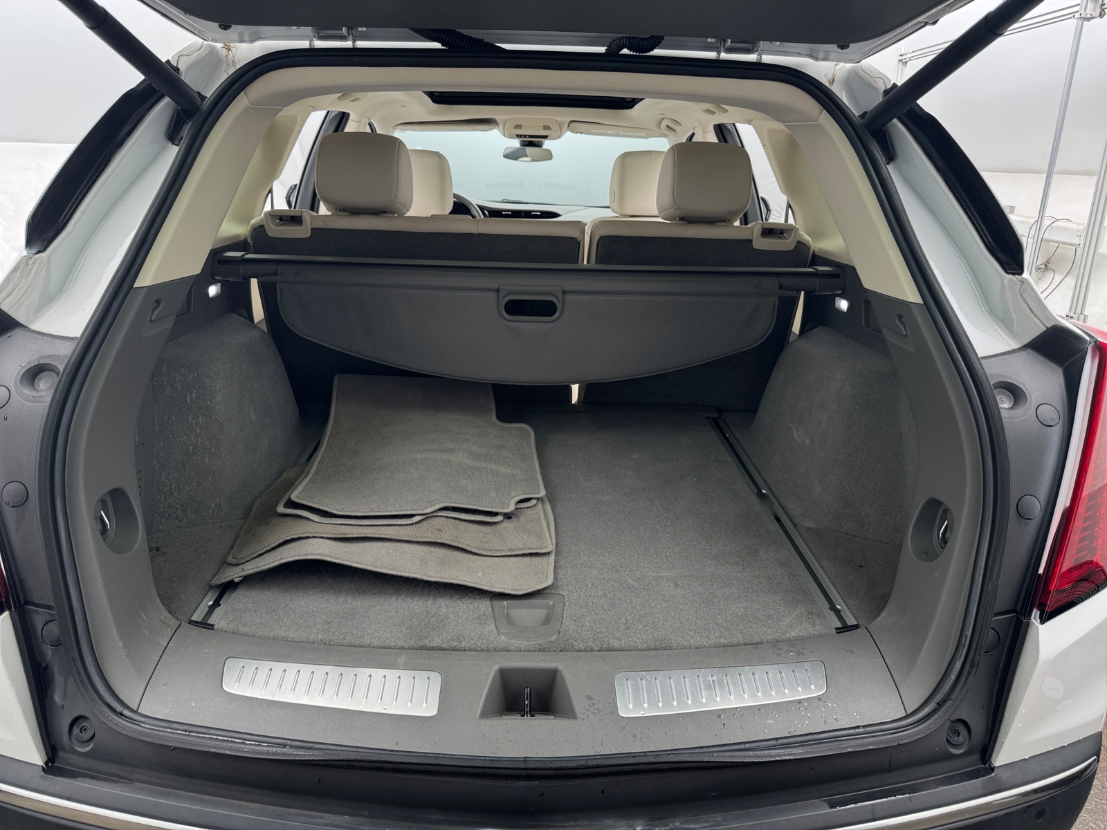 Thumbnail: 2022 Cadillac XT5 - 6